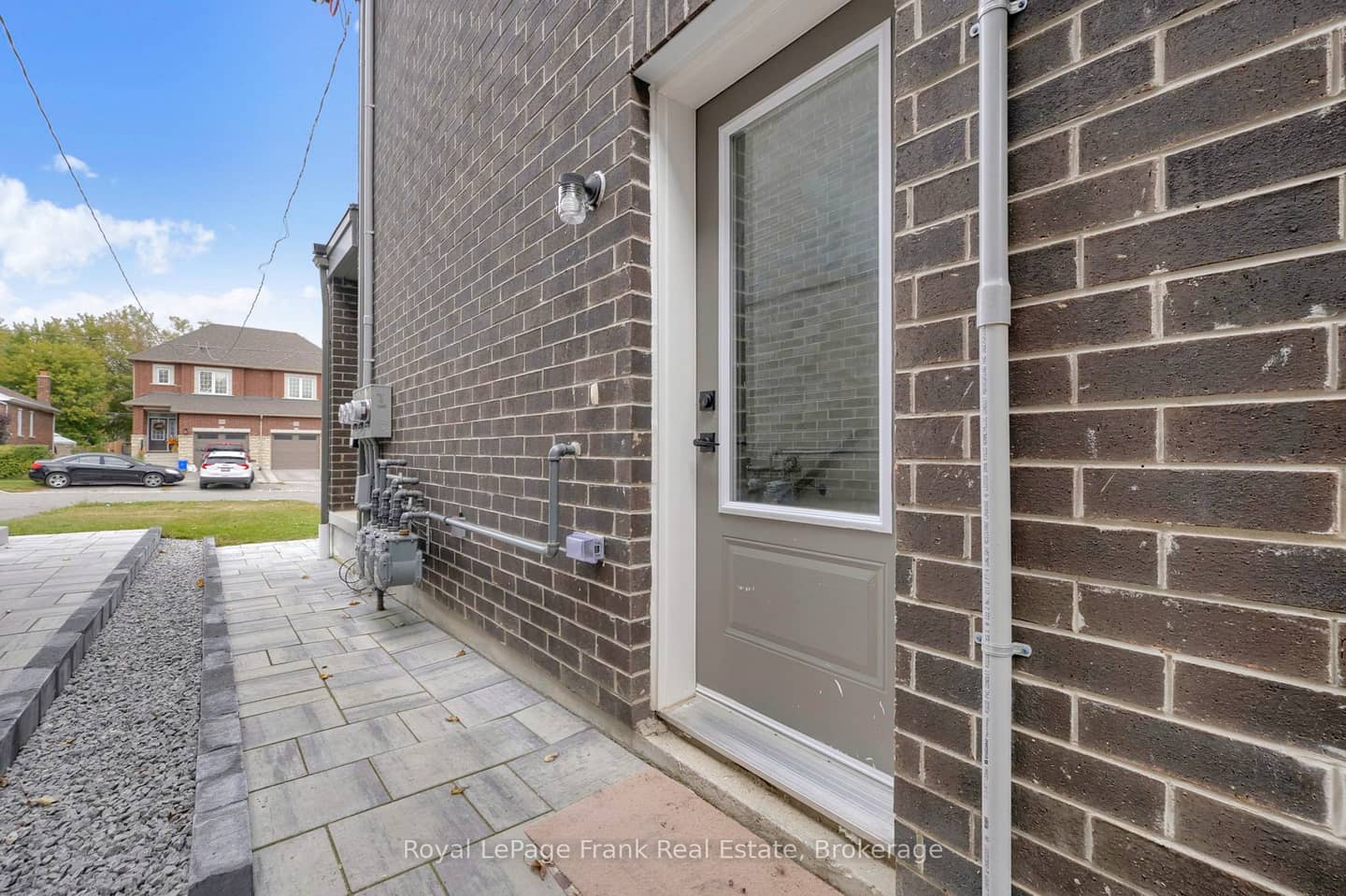 323 Anderson Avenue, Oshawa, ON L1J 2N8