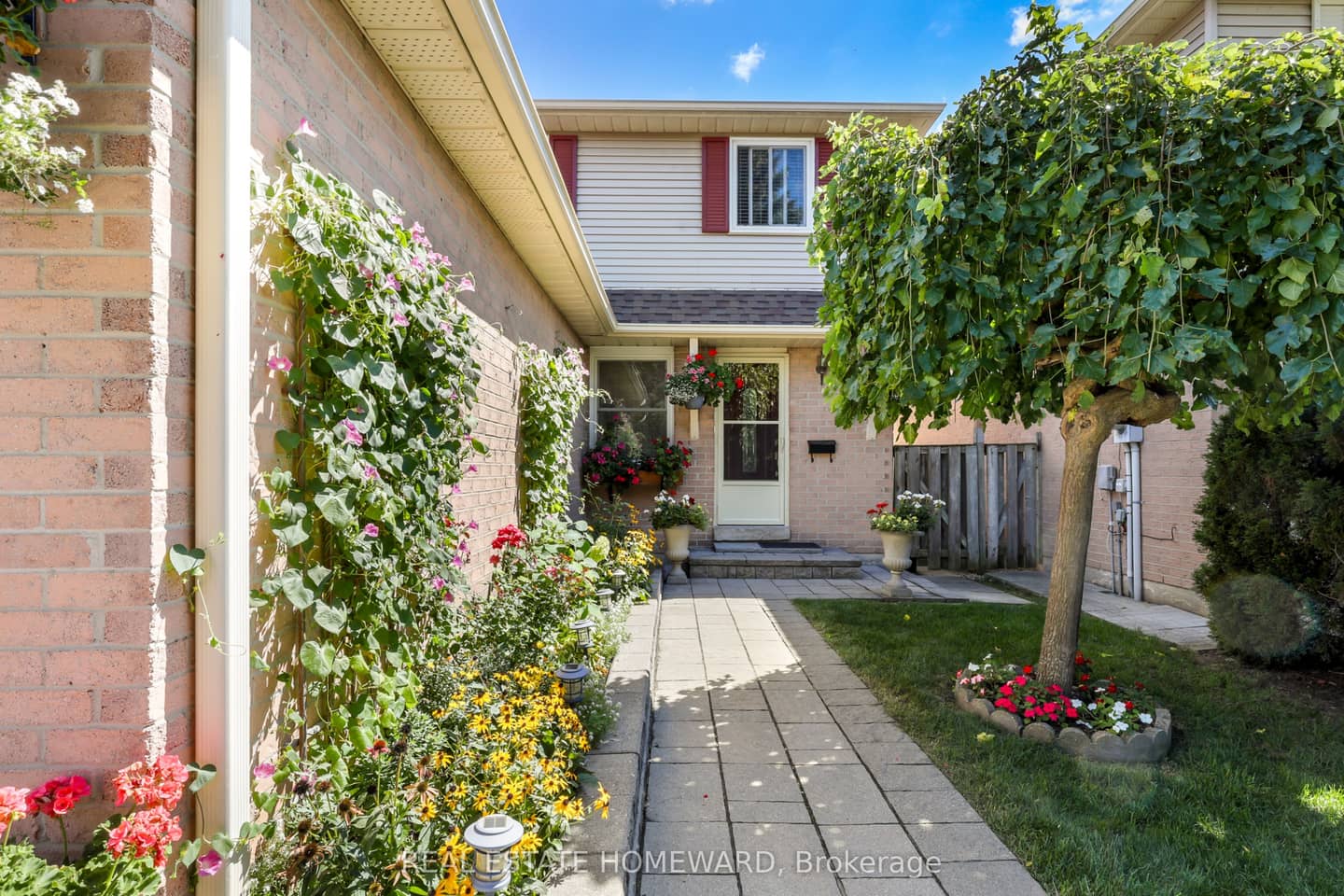 6399 Colebrook Crescent, Mississauga, ON L5N 3E3