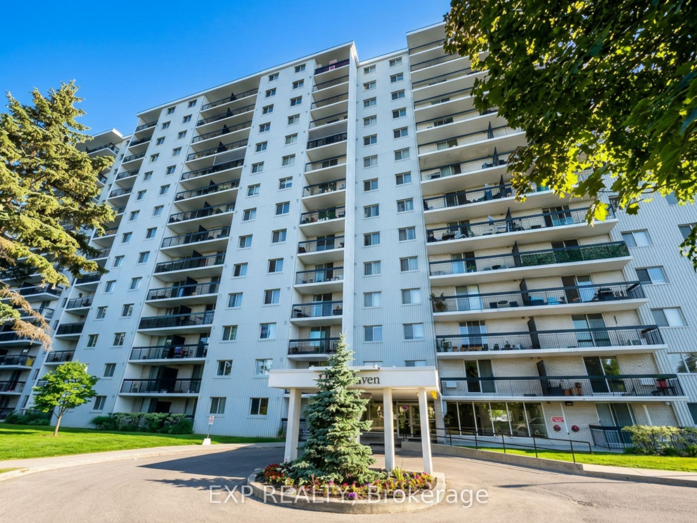1100 Caven Street 406, Mississauga, ON L5G 4N3