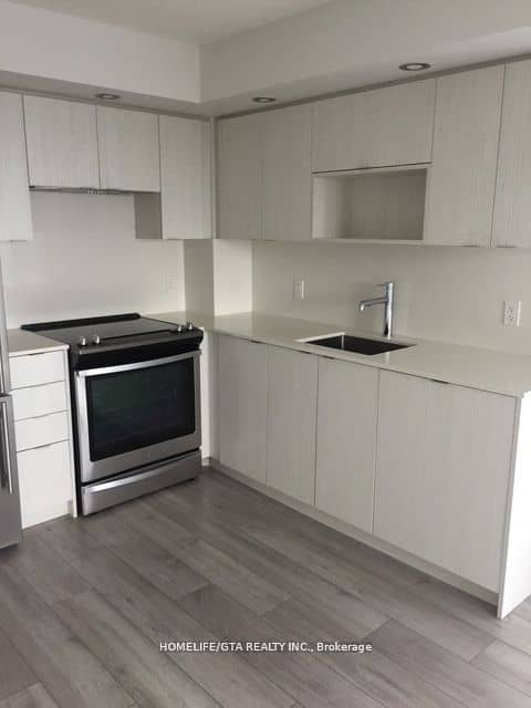 225 Village Green Square 2202, Toronto, ON M1S 0N4