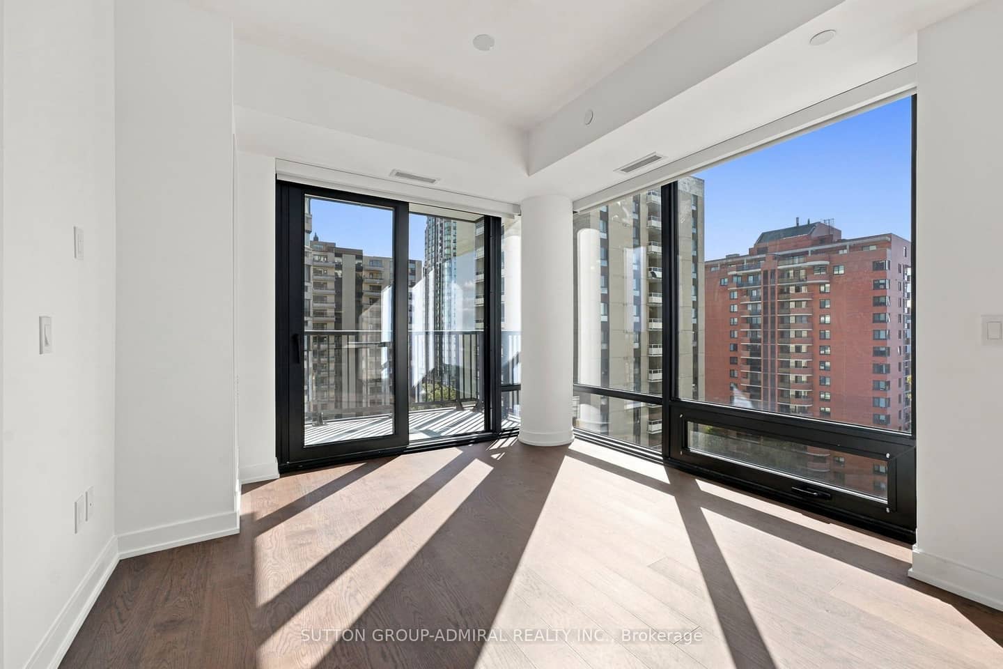 89 Montclair Avenue 1625, Toronto, ON M5P 0B1