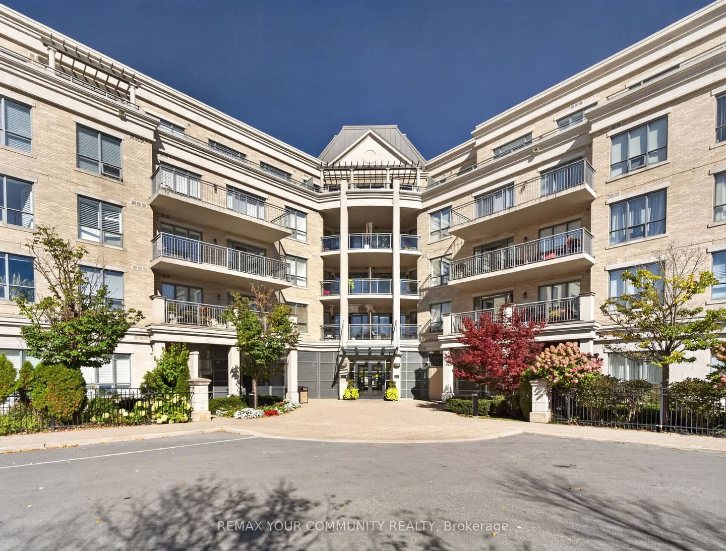 180 John Way W 306, Aurora, ON L4G 0R3
