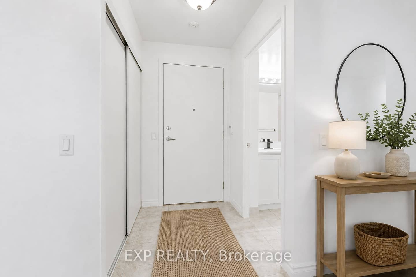 25 Kingsbridge Garden Circle 2120, Mississauga, ON L5R 4B1