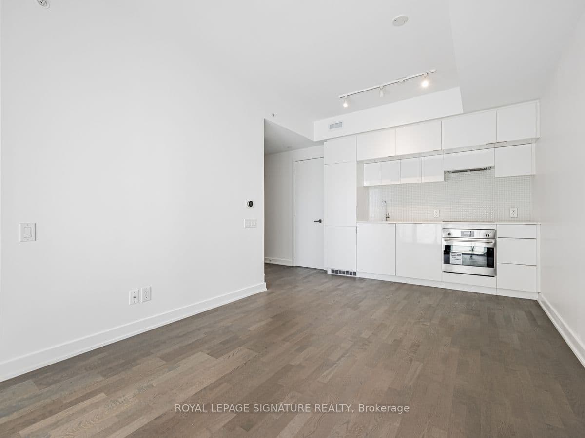 185 Roehampton Avenue 615, Toronto, ON M4P 0C6