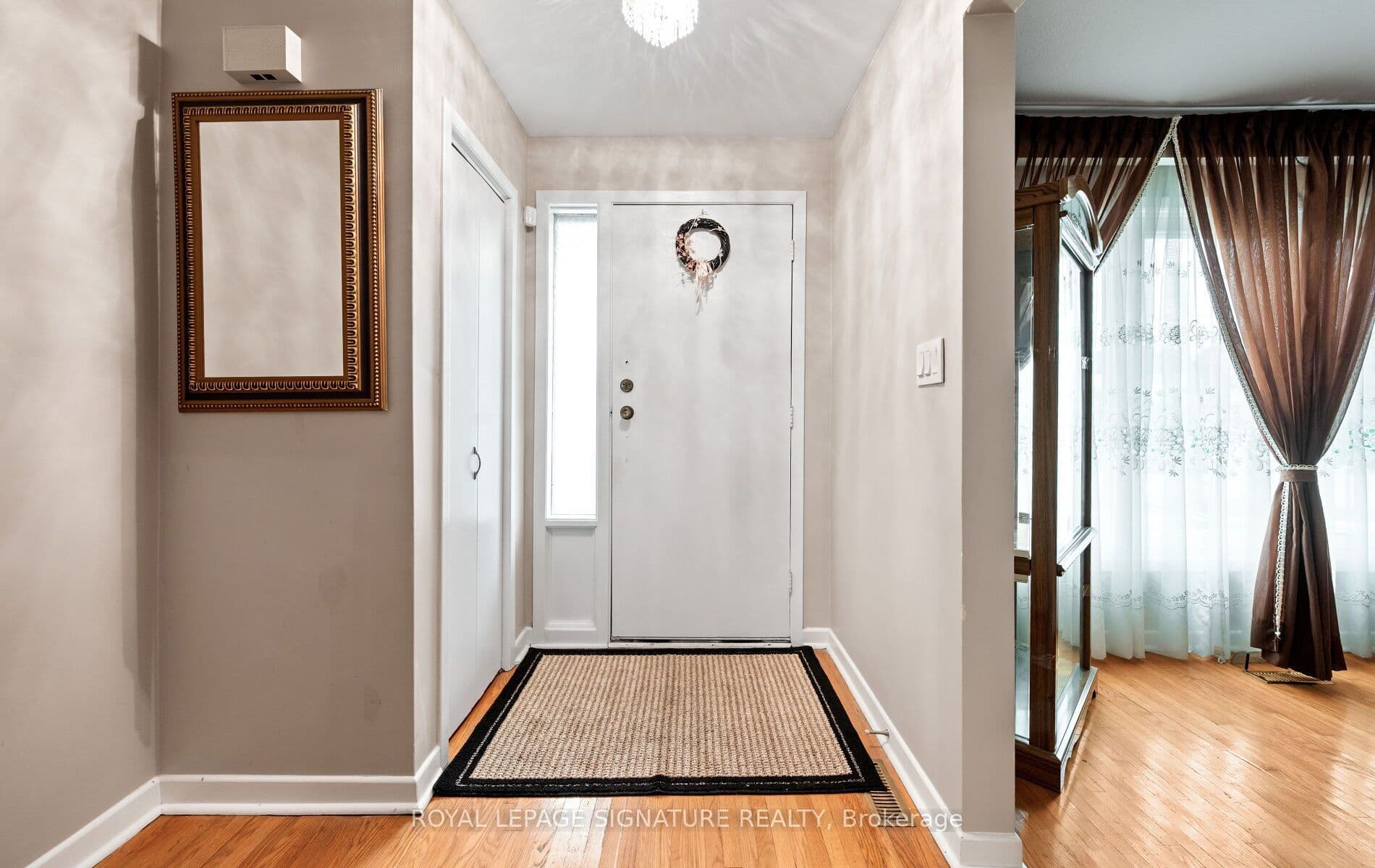 1142 Alexandra Avenue, Mississauga, ON L5E 2A5