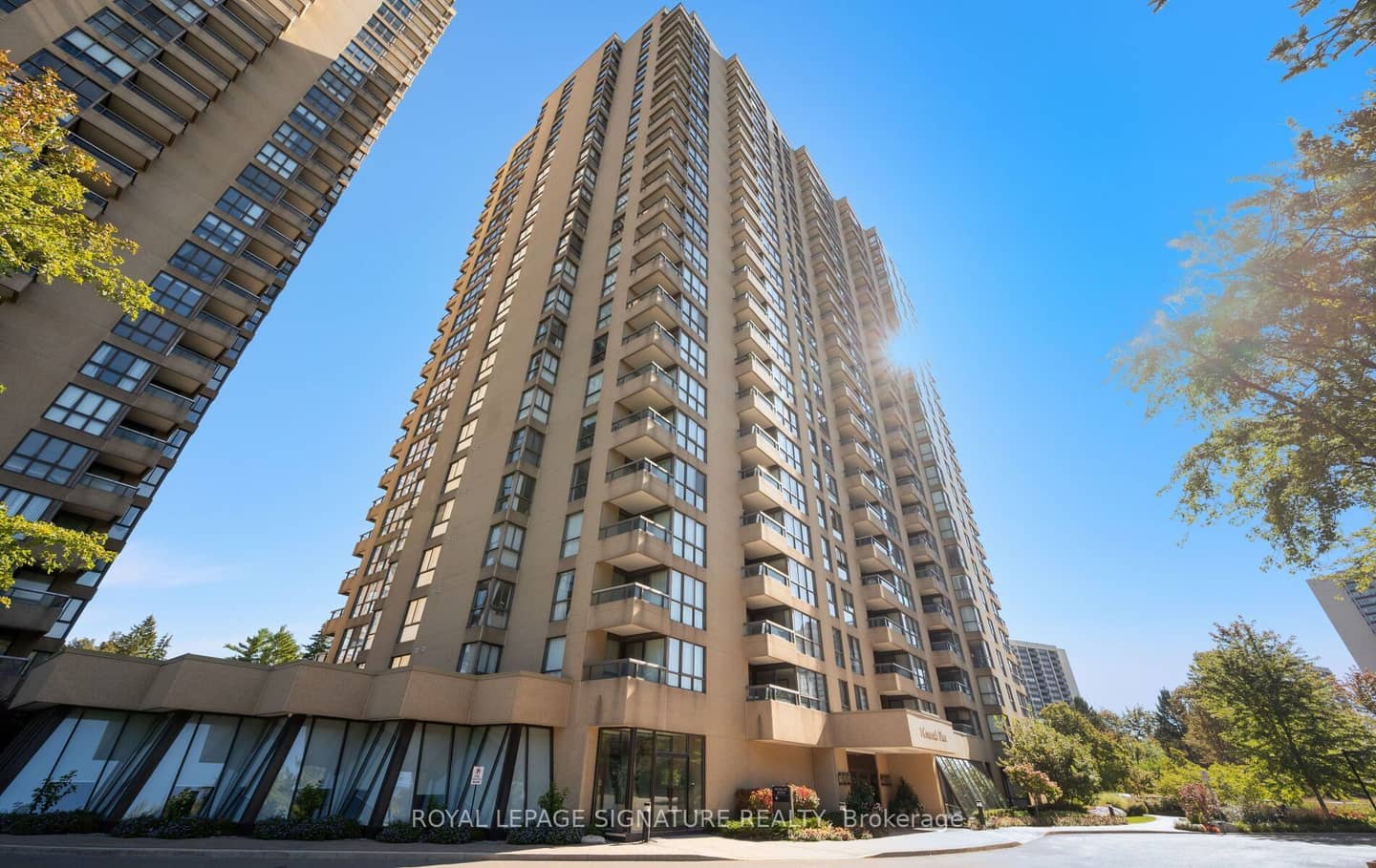 1 Concorde Place 1704, Toronto, ON M3C 3K6