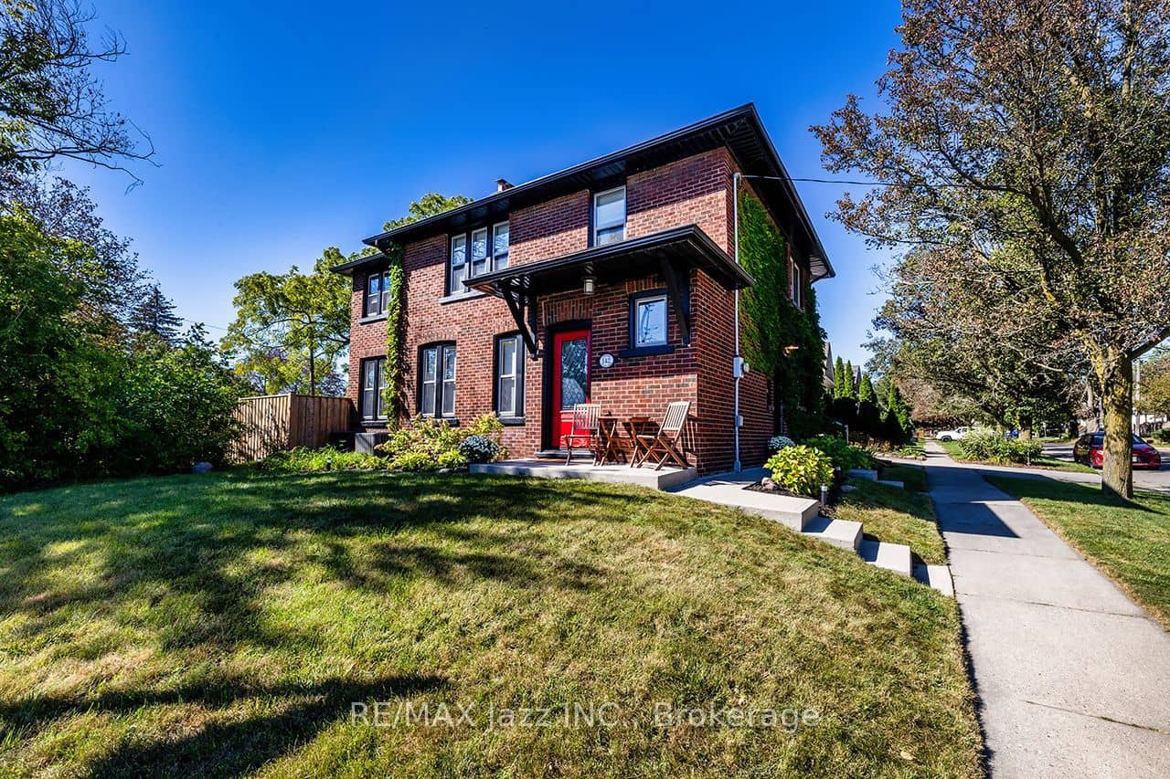 142 Adelaide Avenue W, Oshawa, ON L1G 1Y8