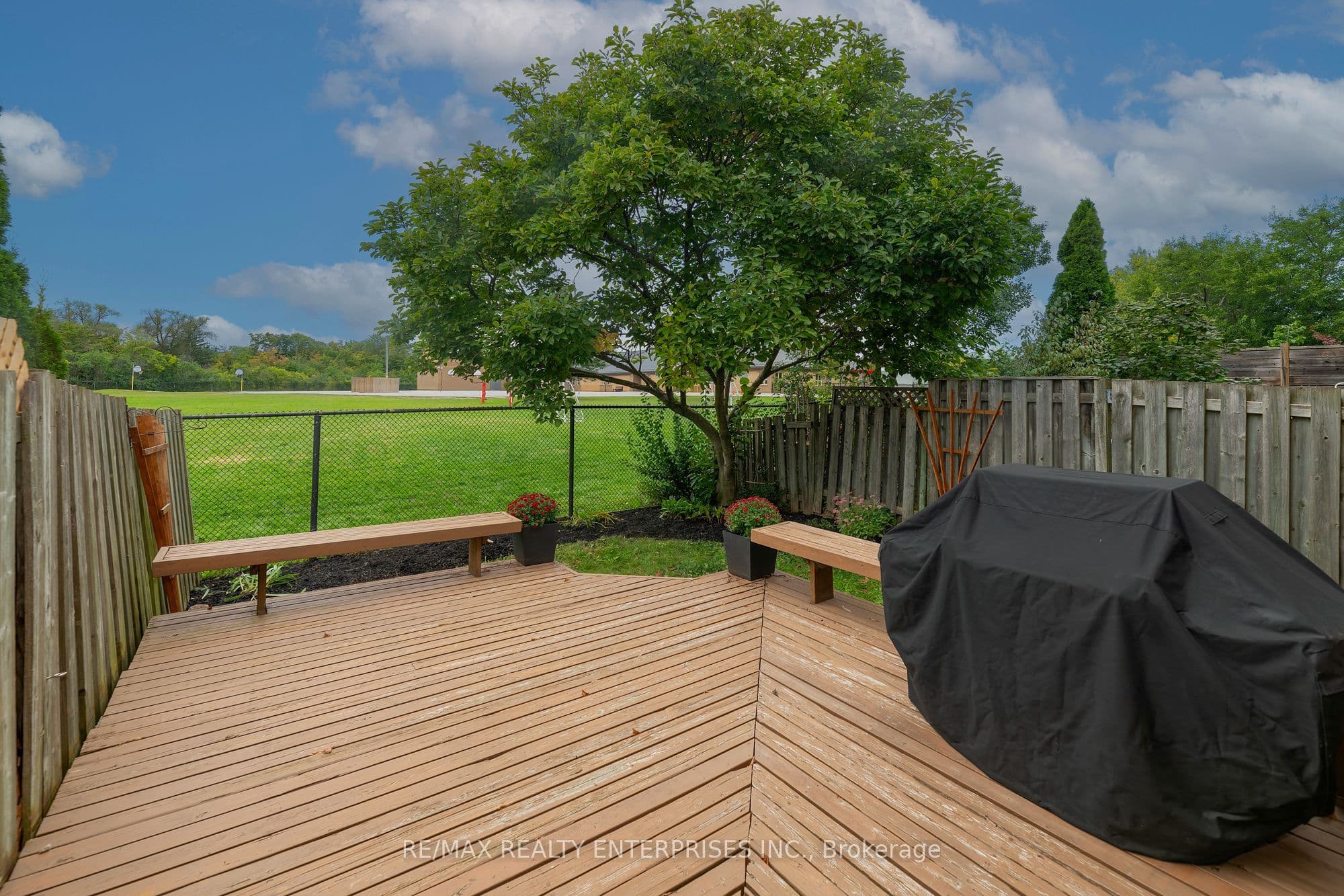 1066 Runnymead Crescent, Oakville, ON L6M 1C4