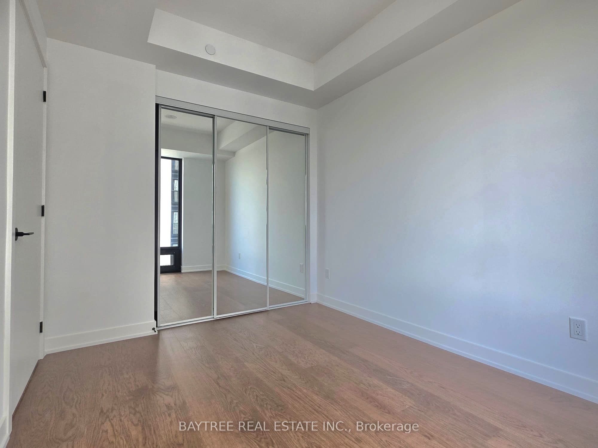 89 Montclair Avenue 1515, Toronto, ON M5P 0A9