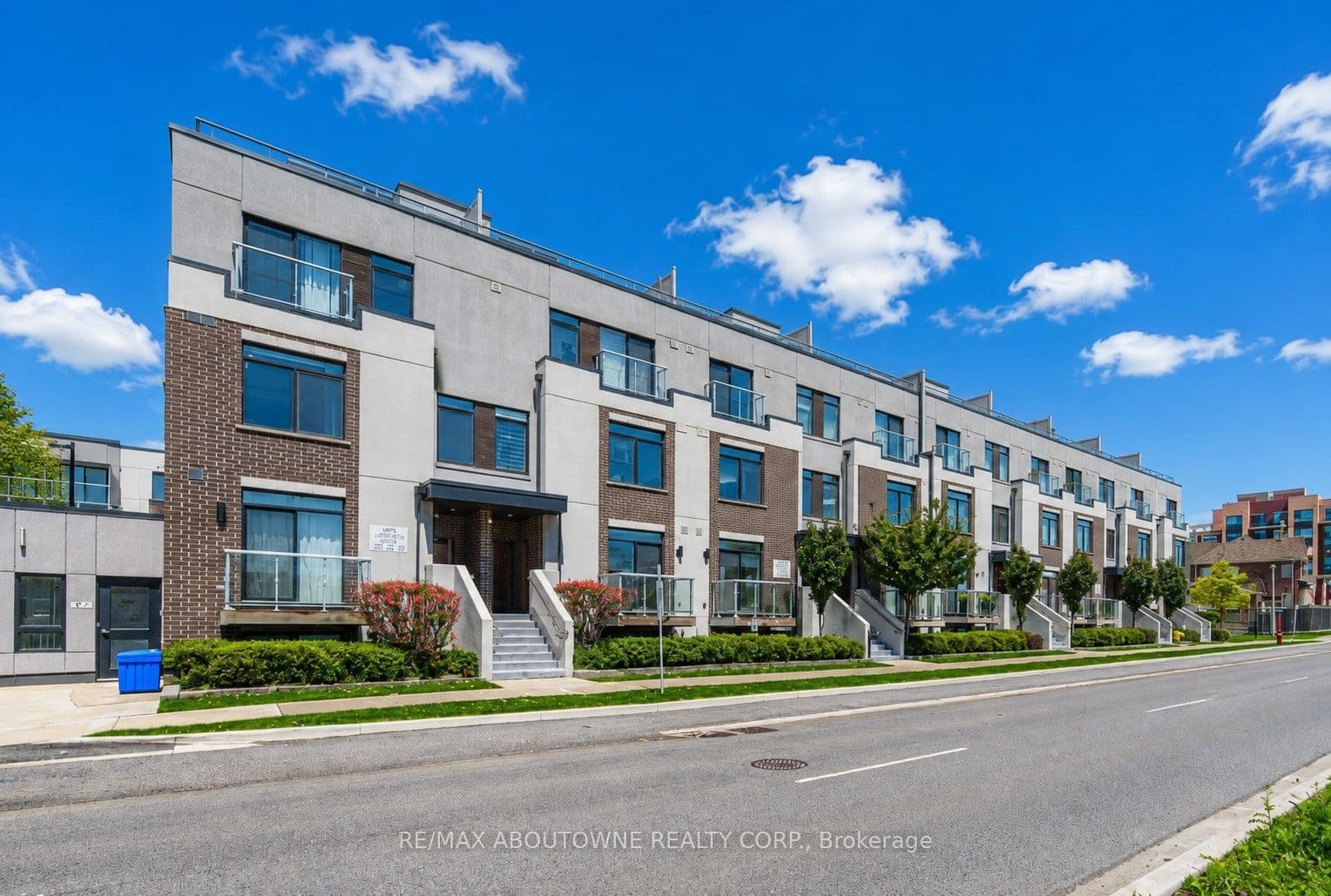 3078 Sixth Line 321, Oakville, ON L6M 1P8