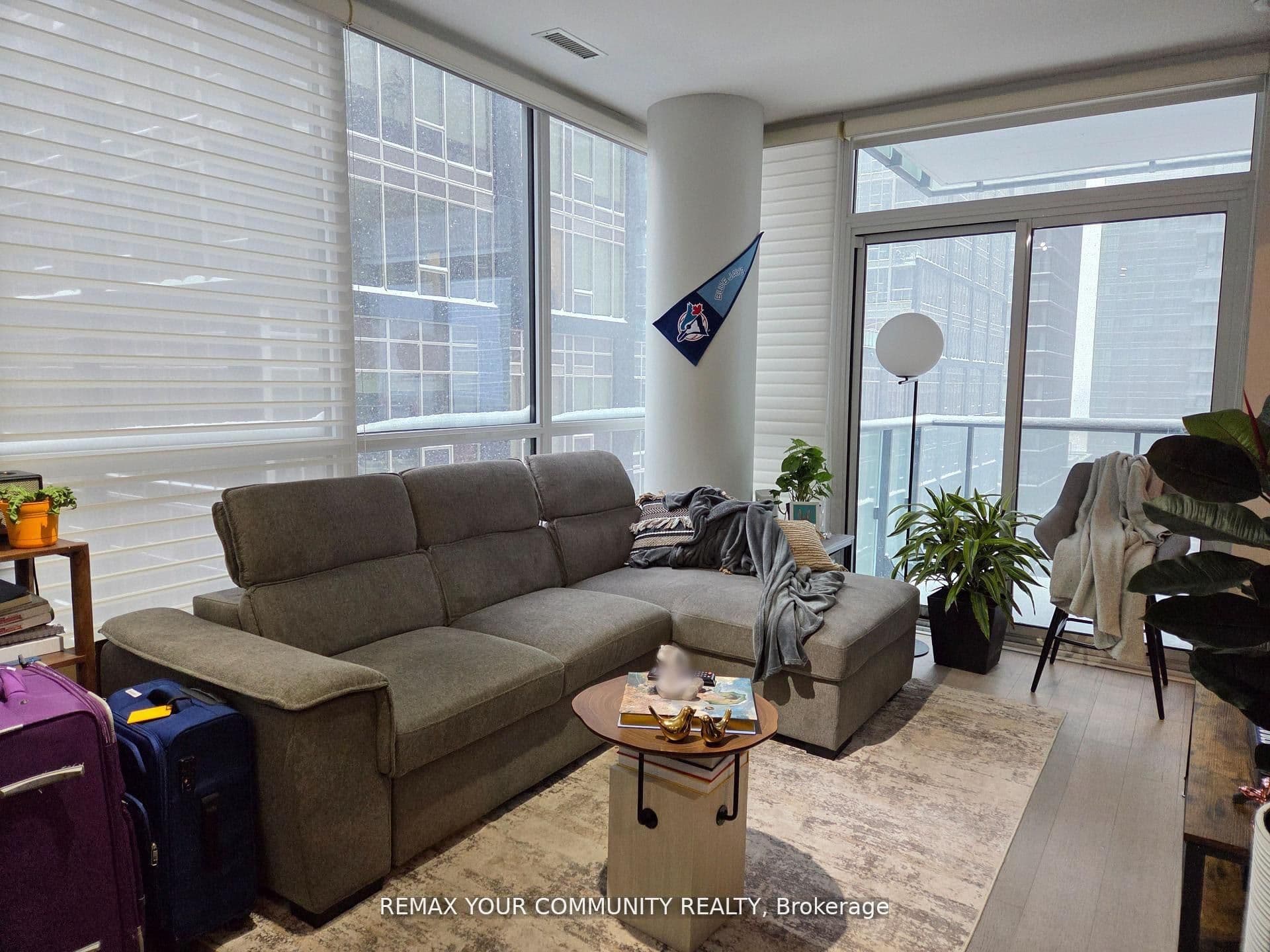8 Mercer Street 1208, Toronto, ON M5V 0C4