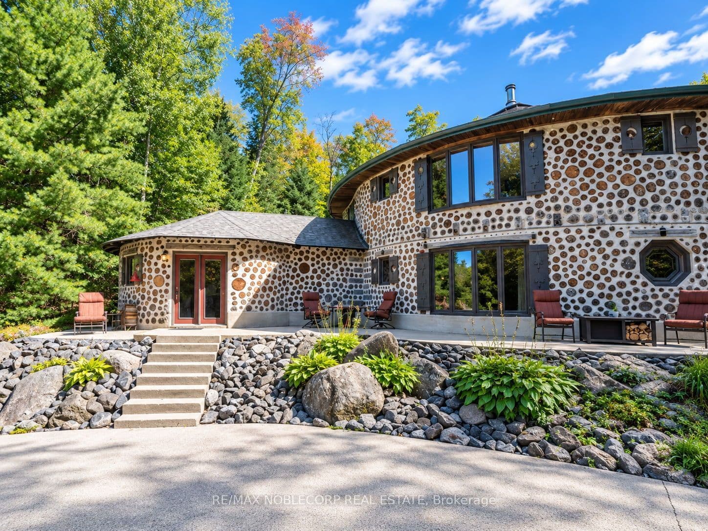 1166 Bonnie Lake Road, Bracebridge, ON P1L 1W9