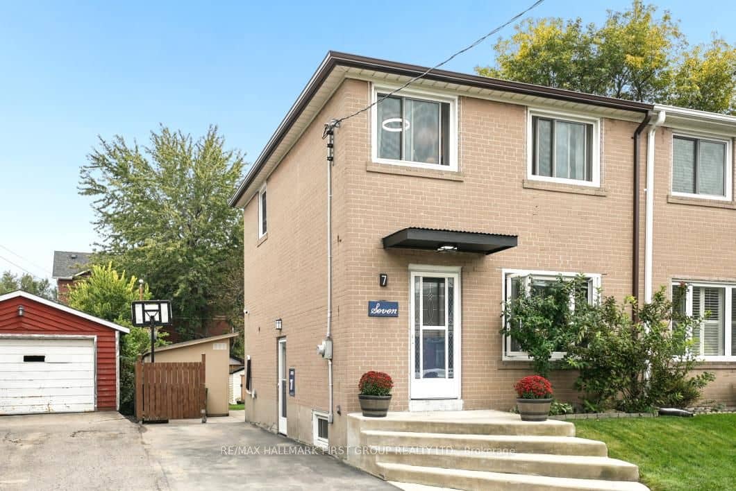 7 Ellendale Drive, Toronto, ON M1P 1M9