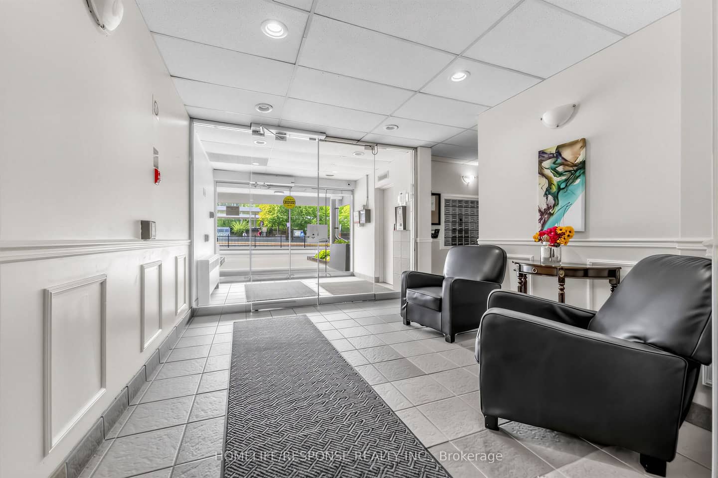49 Queen Street E 103, Mississauga, ON L5G 4N6