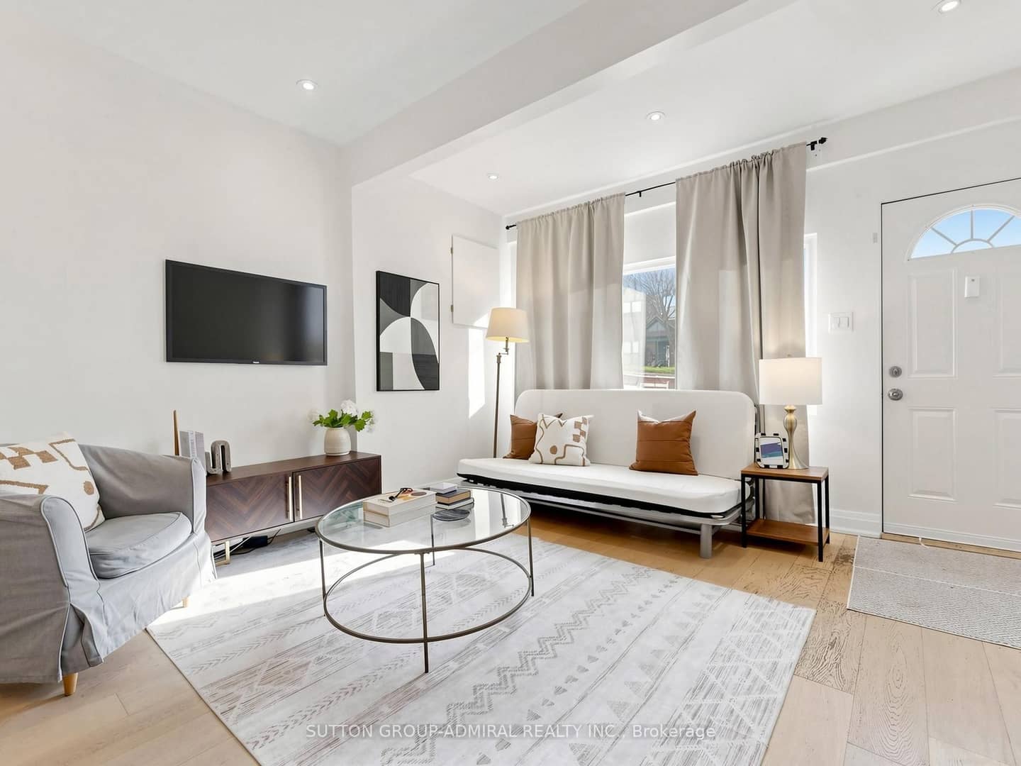275 Victoria Park Avenue, Toronto, ON M4E 3S6