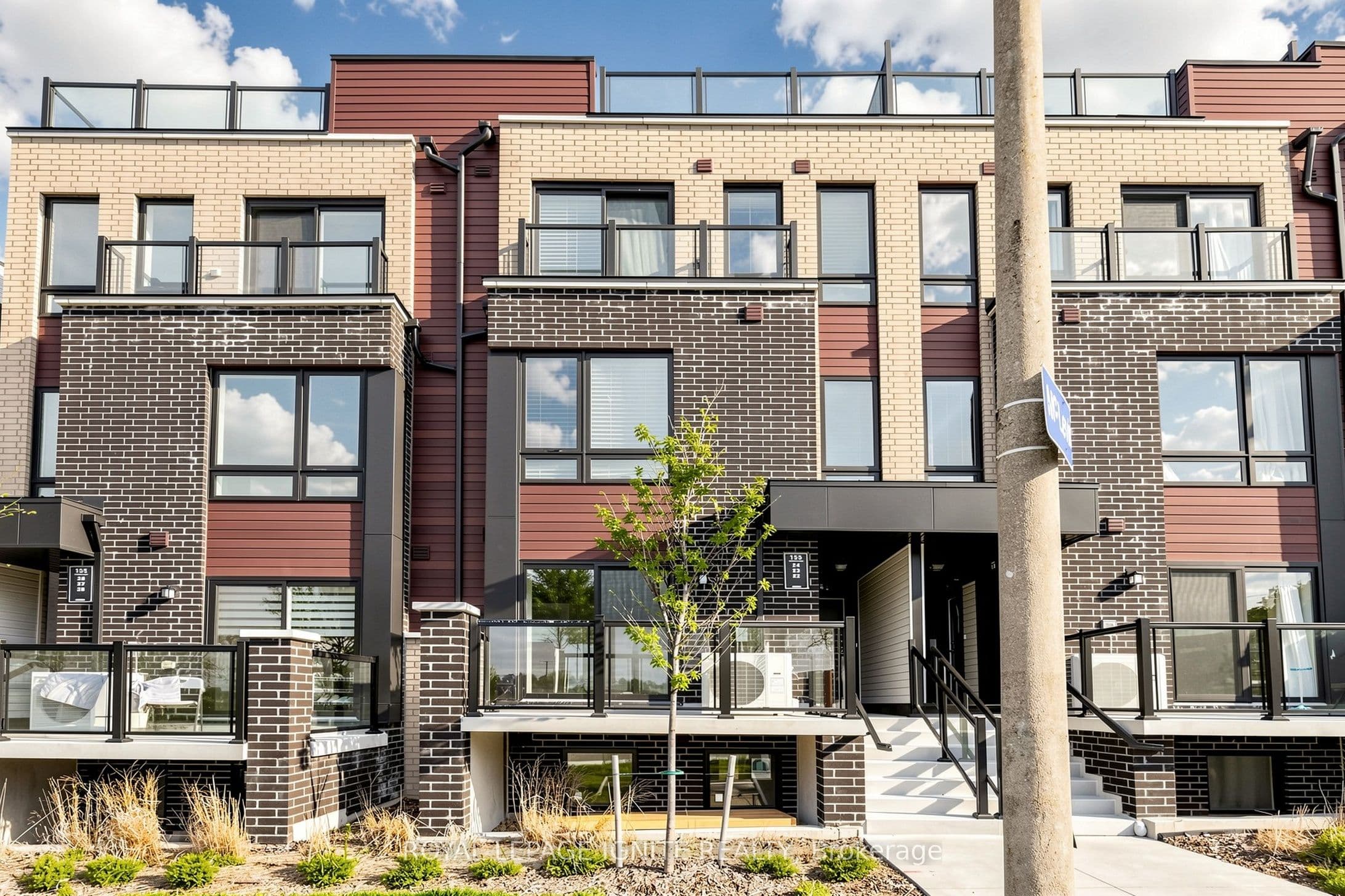 155 Tapscott Road 22, Toronto, ON M1B 0E8