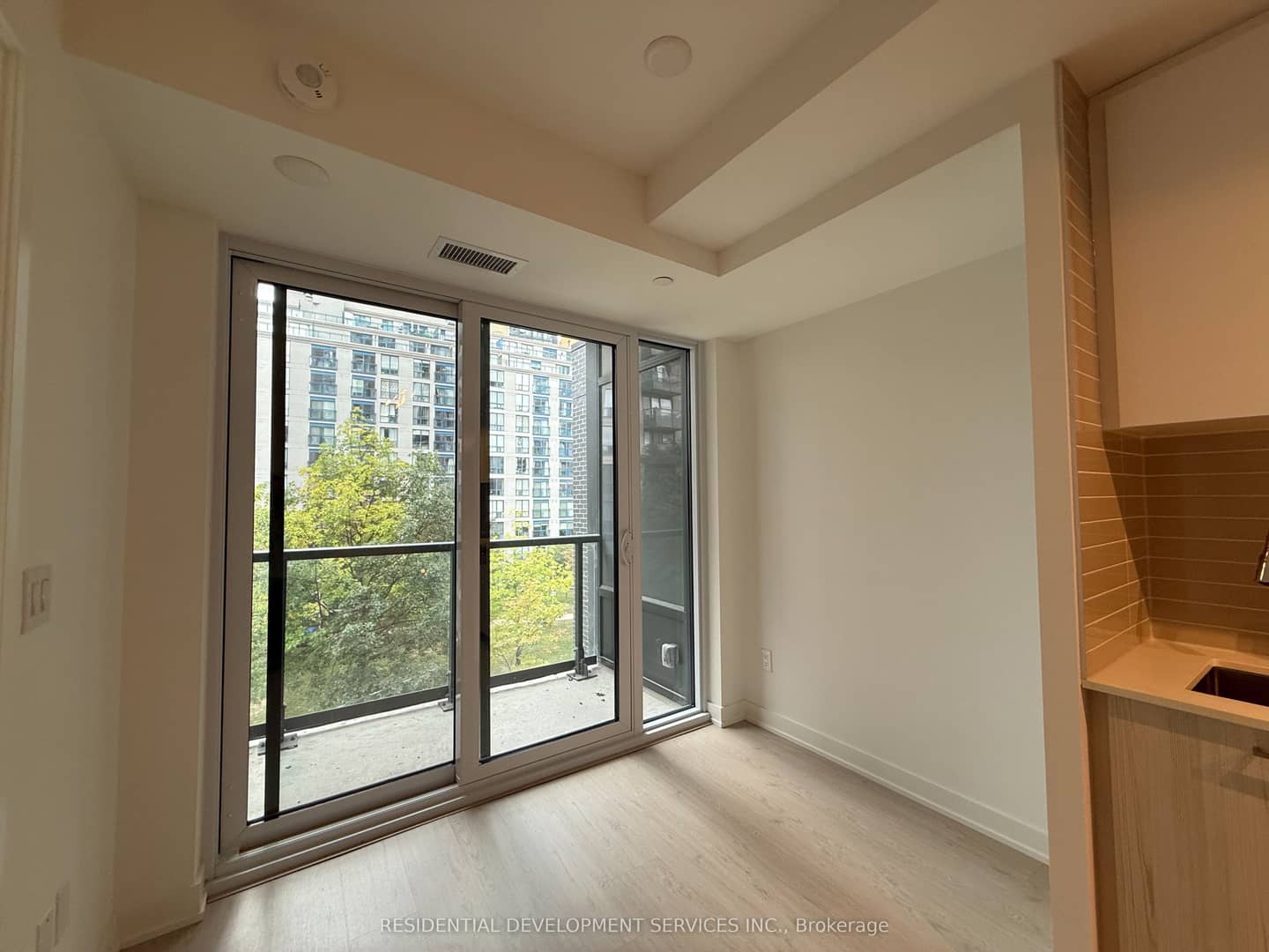65 Mutual Street 405, Toronto, ON M5B 0E5