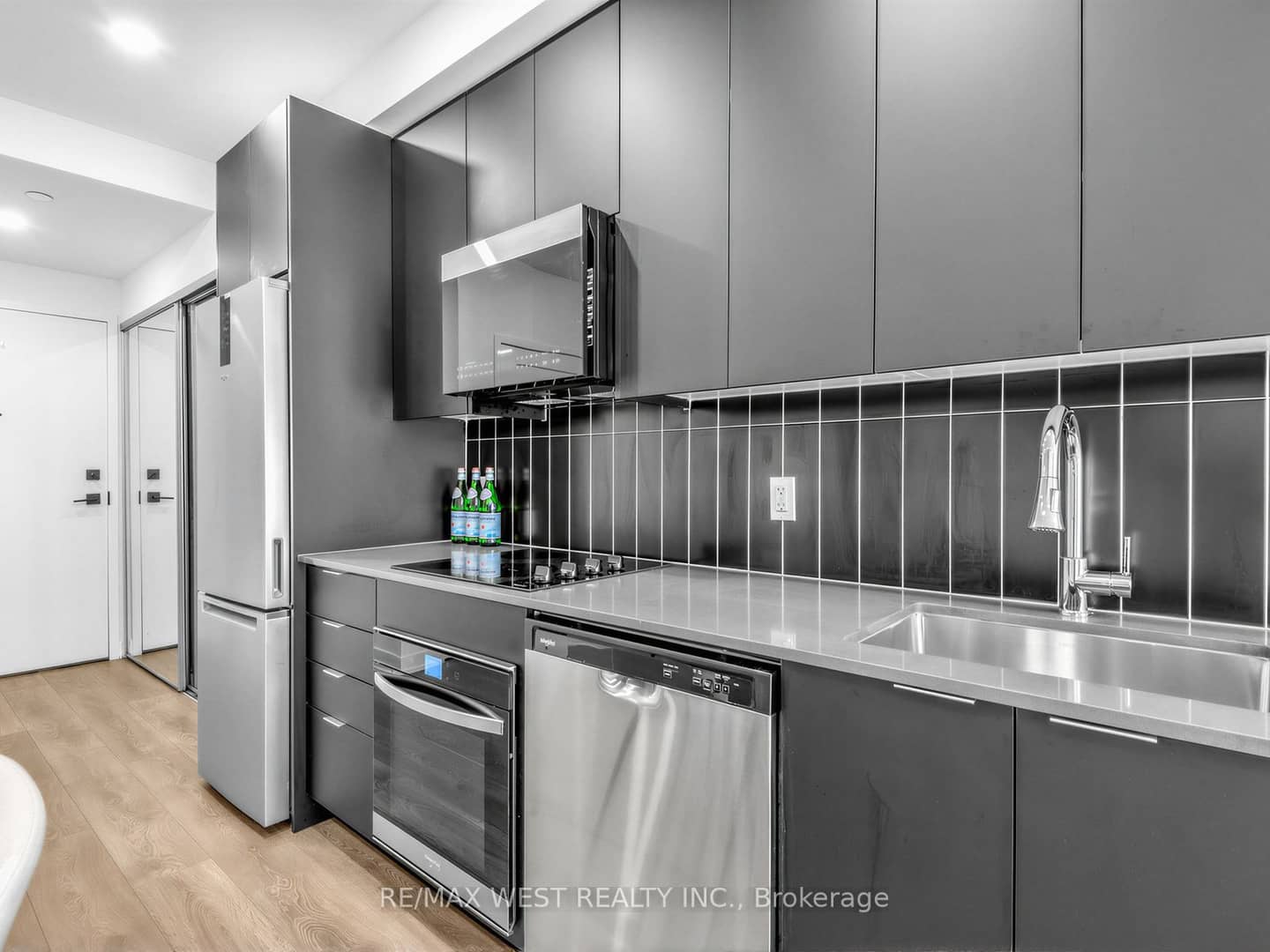 10 Abeja Street 1516, Vaughan, ON L4K 0R4