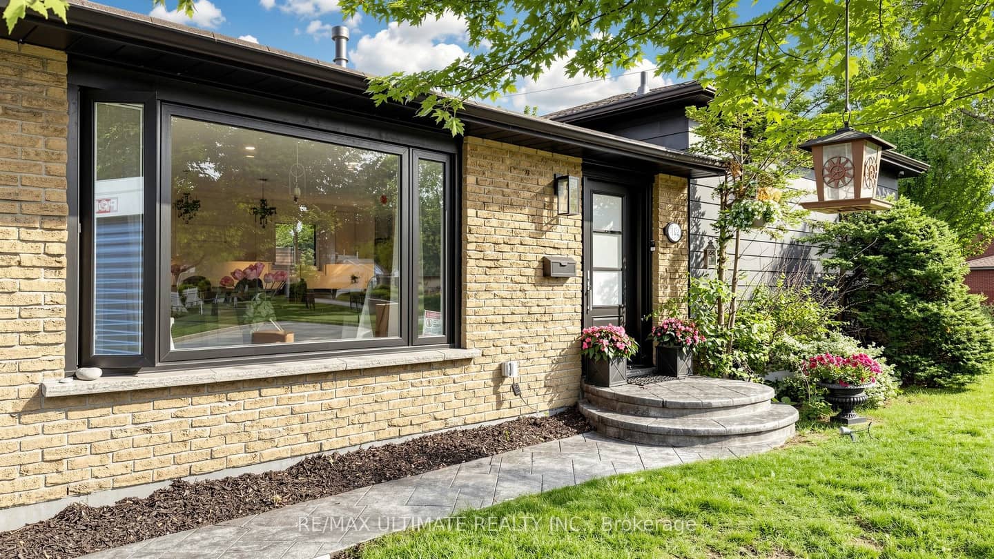 112 Coronation Drive, Toronto, ON M1E 2H4