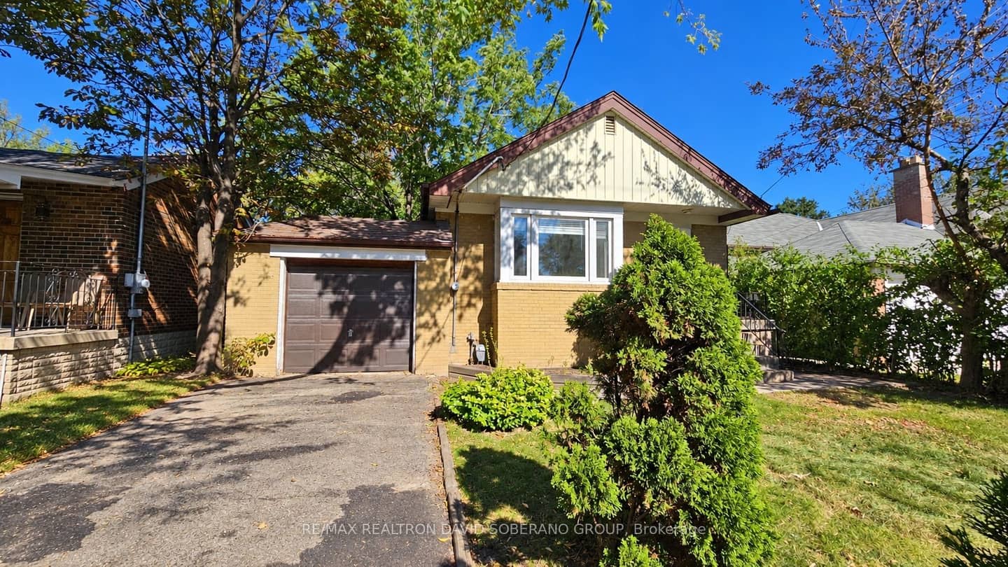 122 Mcgillivray Avenue, Toronto, ON M5M 2Y6