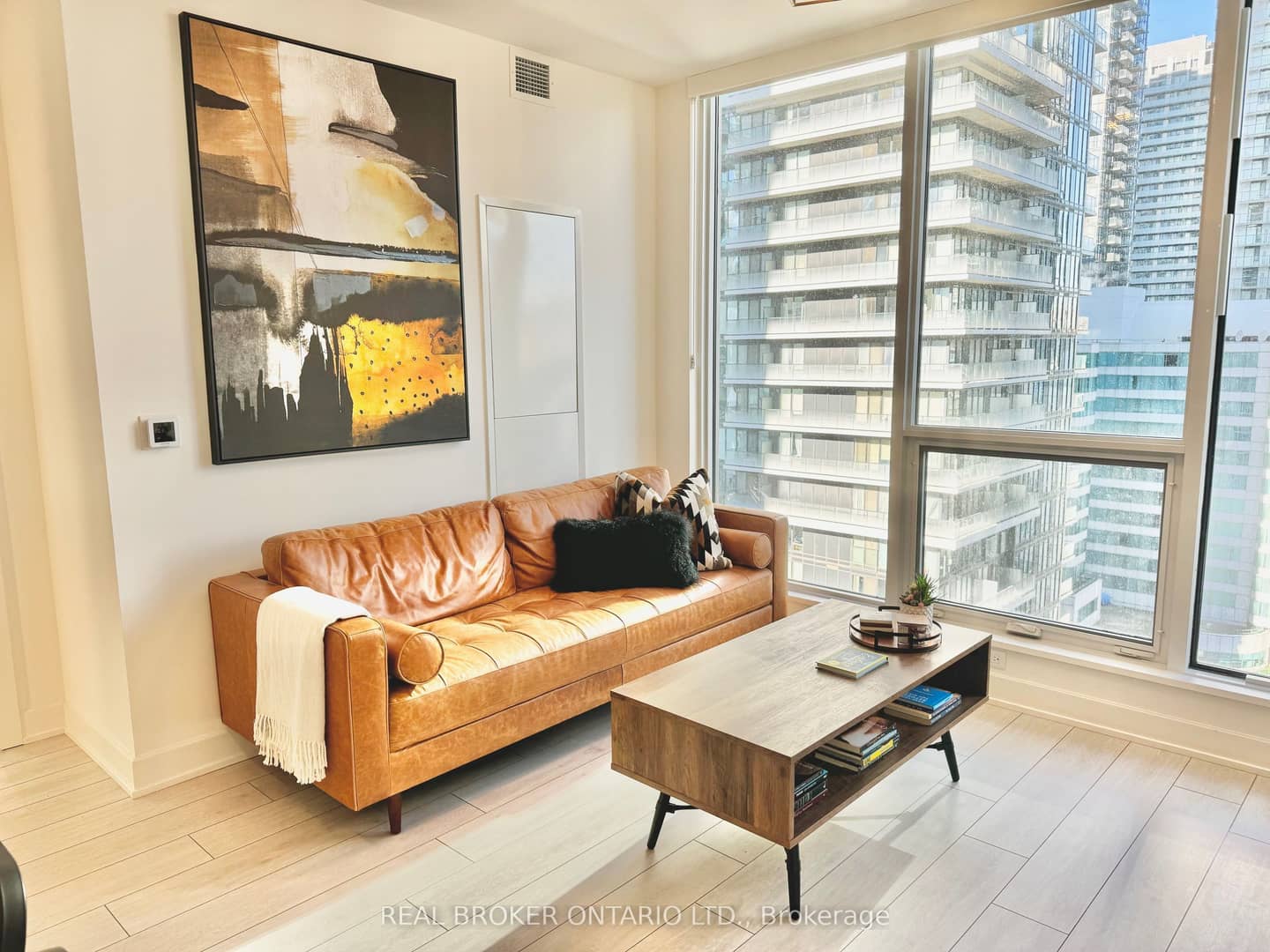 15 Mercer Street 13, Toronto, ON M5V 1H2