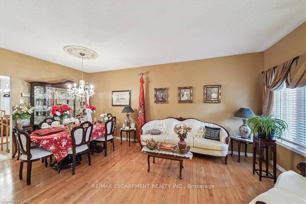52 Mistycreek Crescent, Brampton, ON L7A 3E8