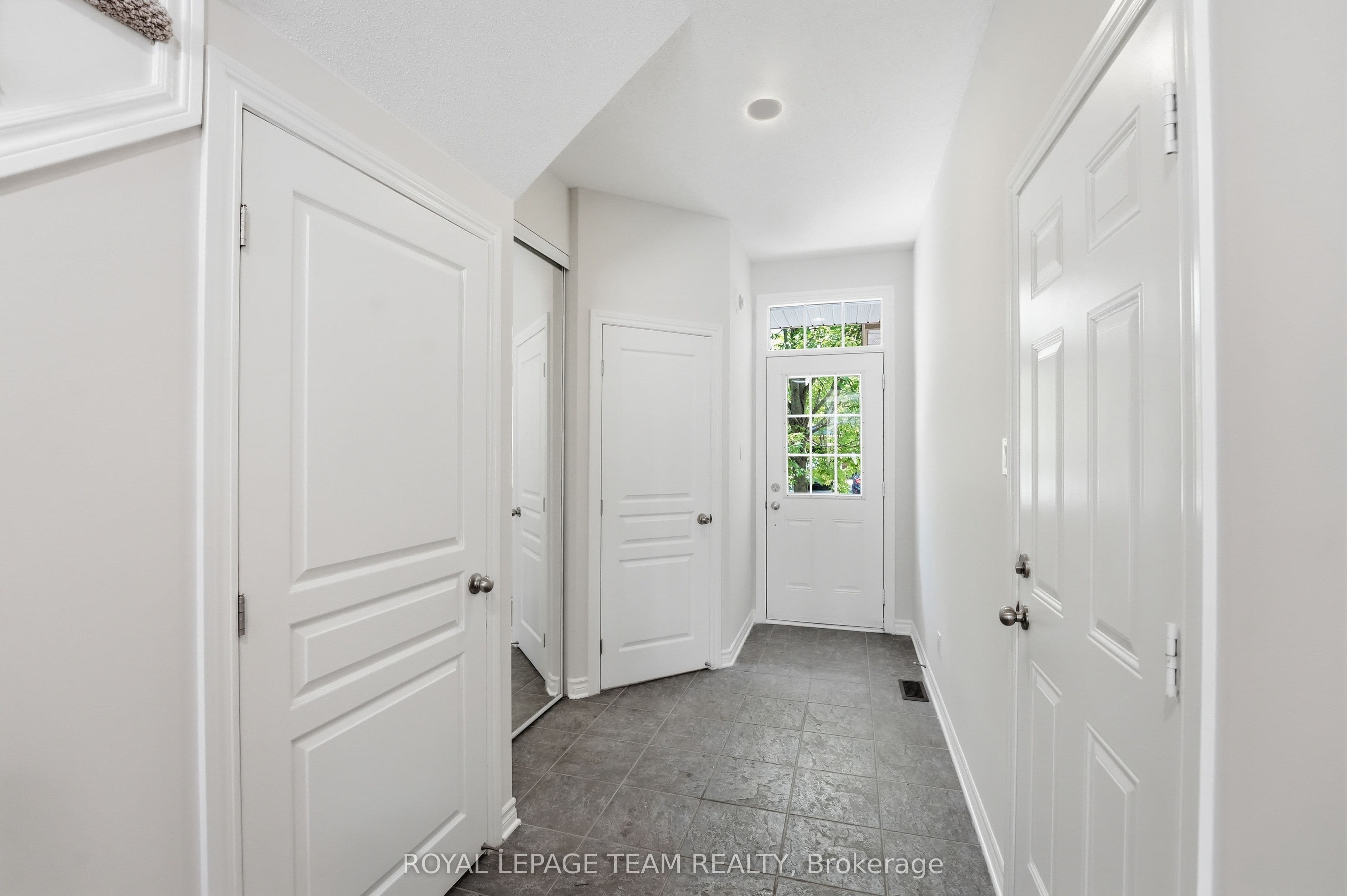 239 Tandalee Crescent, Kanata, ON K2M 0A2