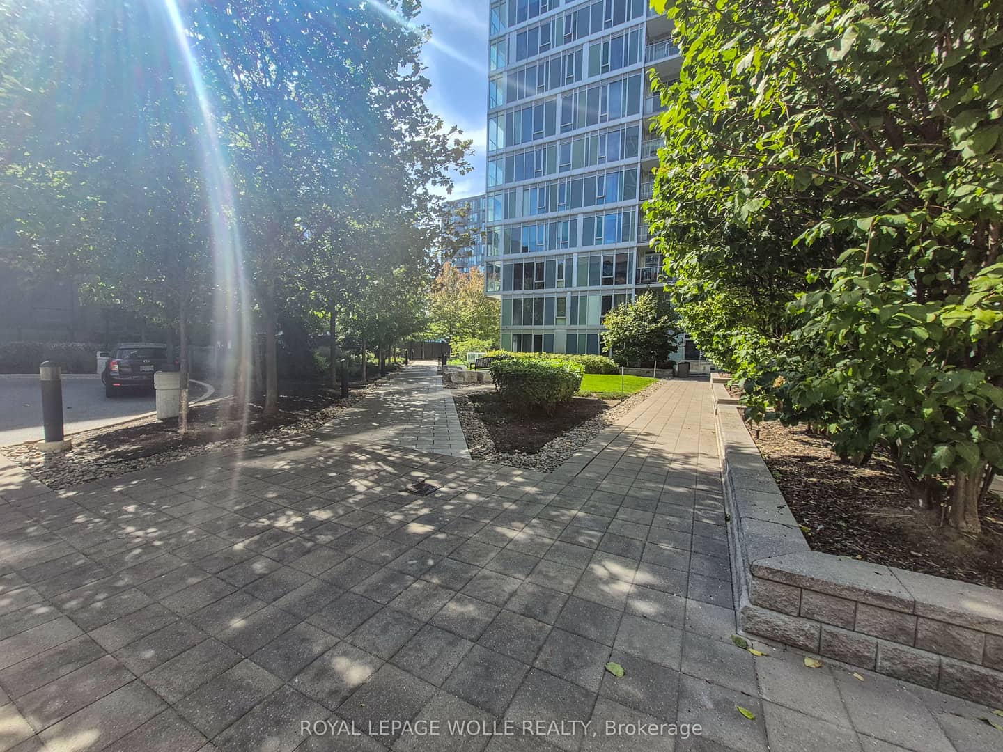 555 Wilson Avenue E409, Toronto, ON M3H 0C5