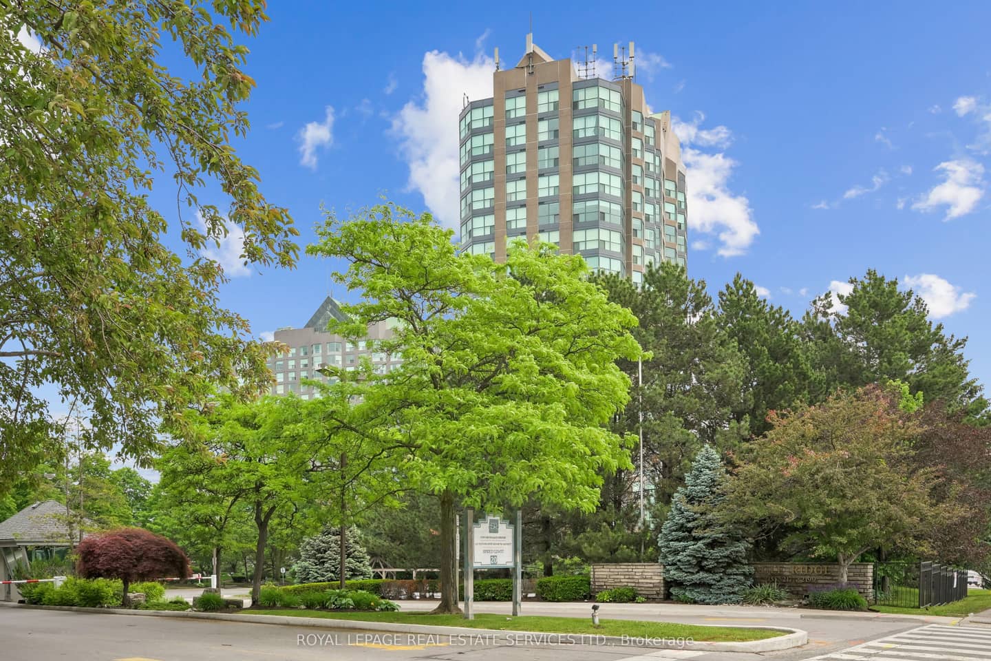 2155 Burnhamthorpe Road 1211, Mississauga, ON L5L 5P4
