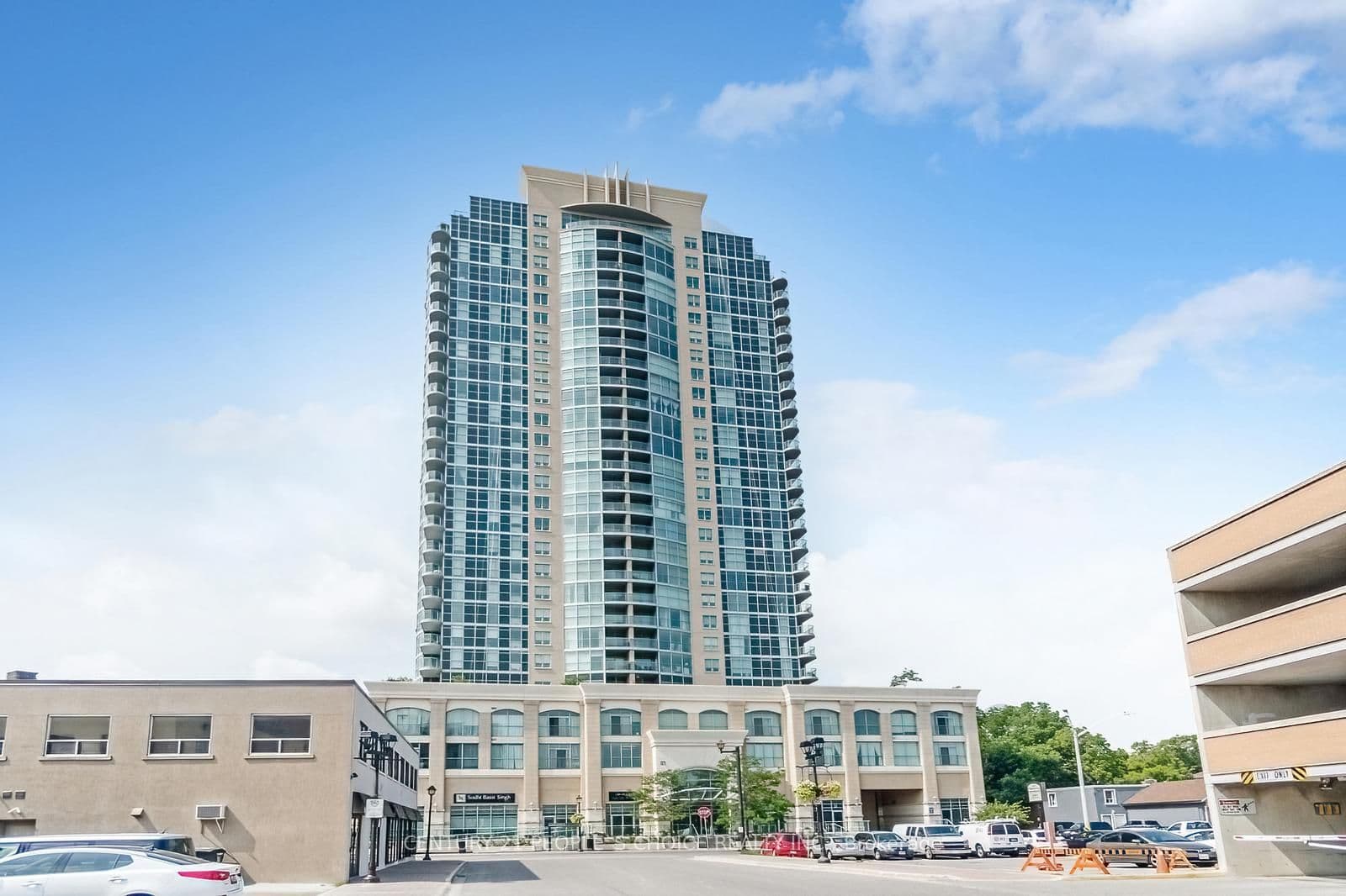 9 George Street 1512, Brampton, ON L6X 0T6
