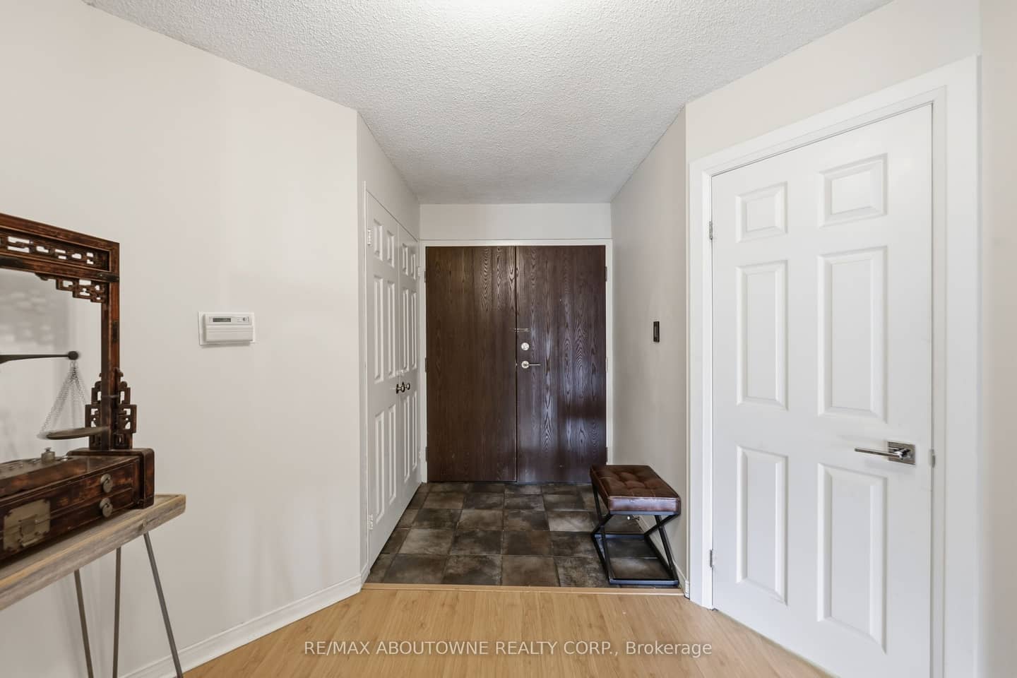 280 Simcoe Street 1003, Toronto, ON M5T 2Y5
