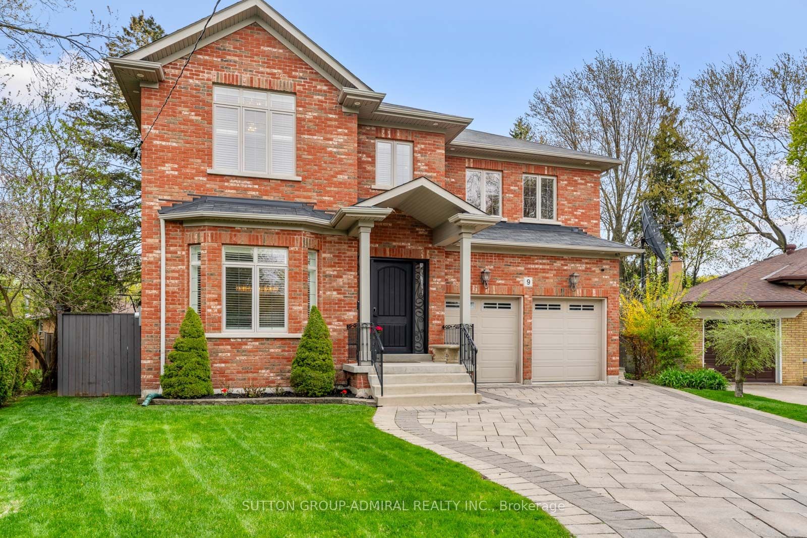9 Cheshire Drive, Toronto, ON M9B 2N7