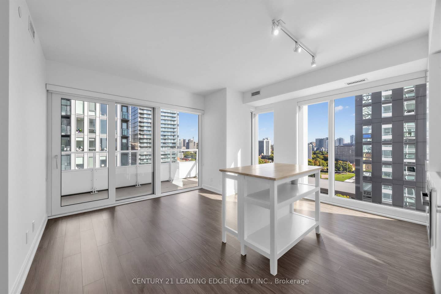 88 Queen Street E 1602, Toronto, ON M5C 0B6
