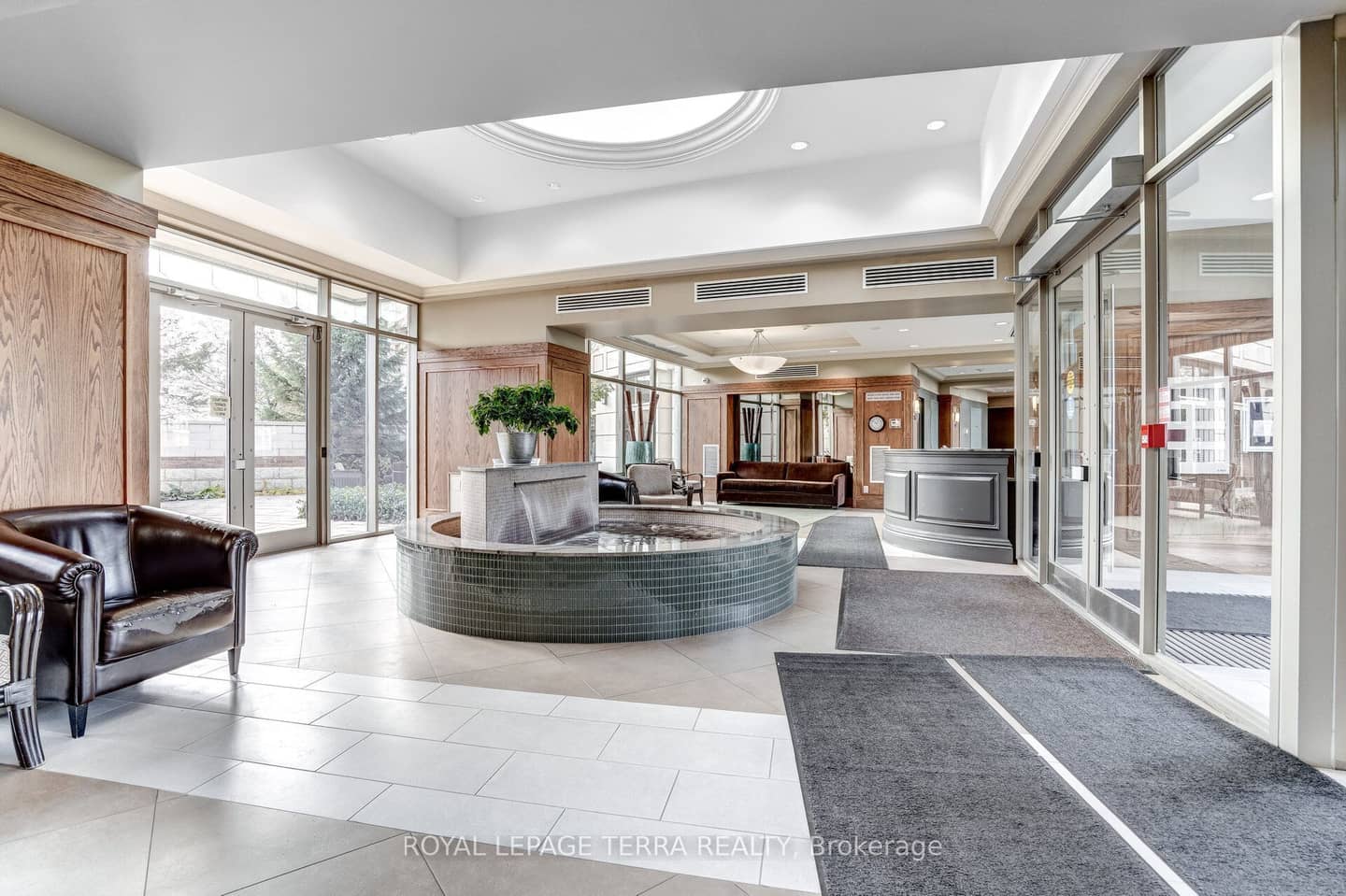 2379 Central Park Drive 1011, Oakville, ON L6H 0E3