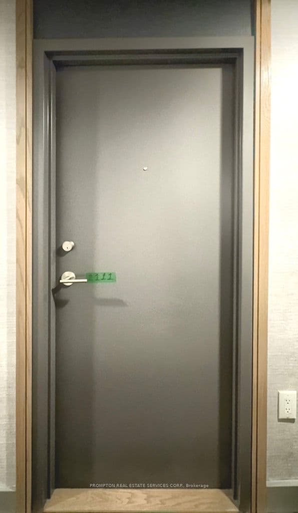 25 Telegram Mews 2111, Toronto, ON M5V 3Z1