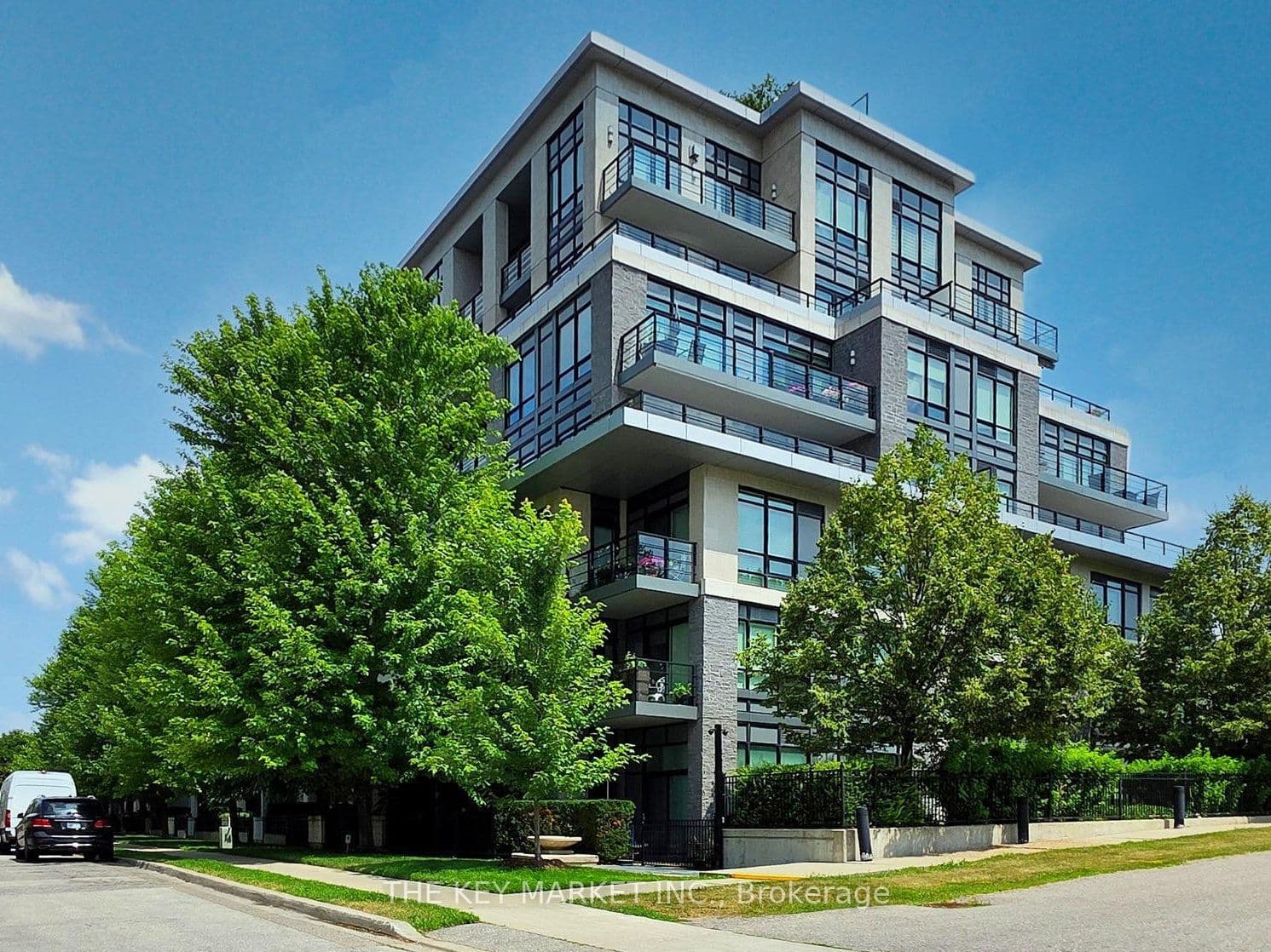 21 Clairtrell Road 217, Toronto, ON M2N 0G8
