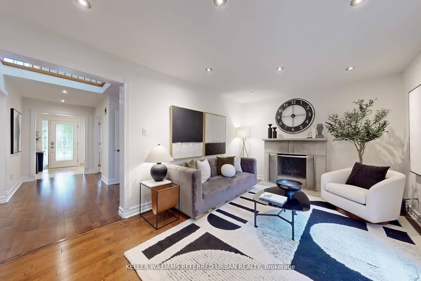 158 Walton Drive, Aurora, ON L4G 3R8