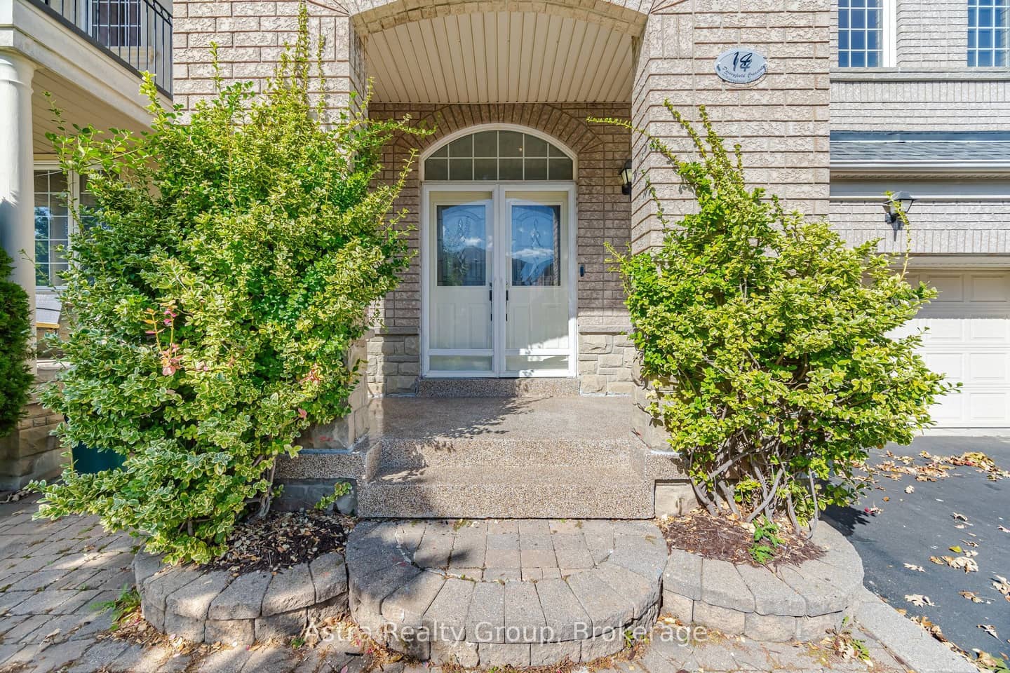 14 Daiseyfield Crescent, Vaughan, ON L4H 2T9
