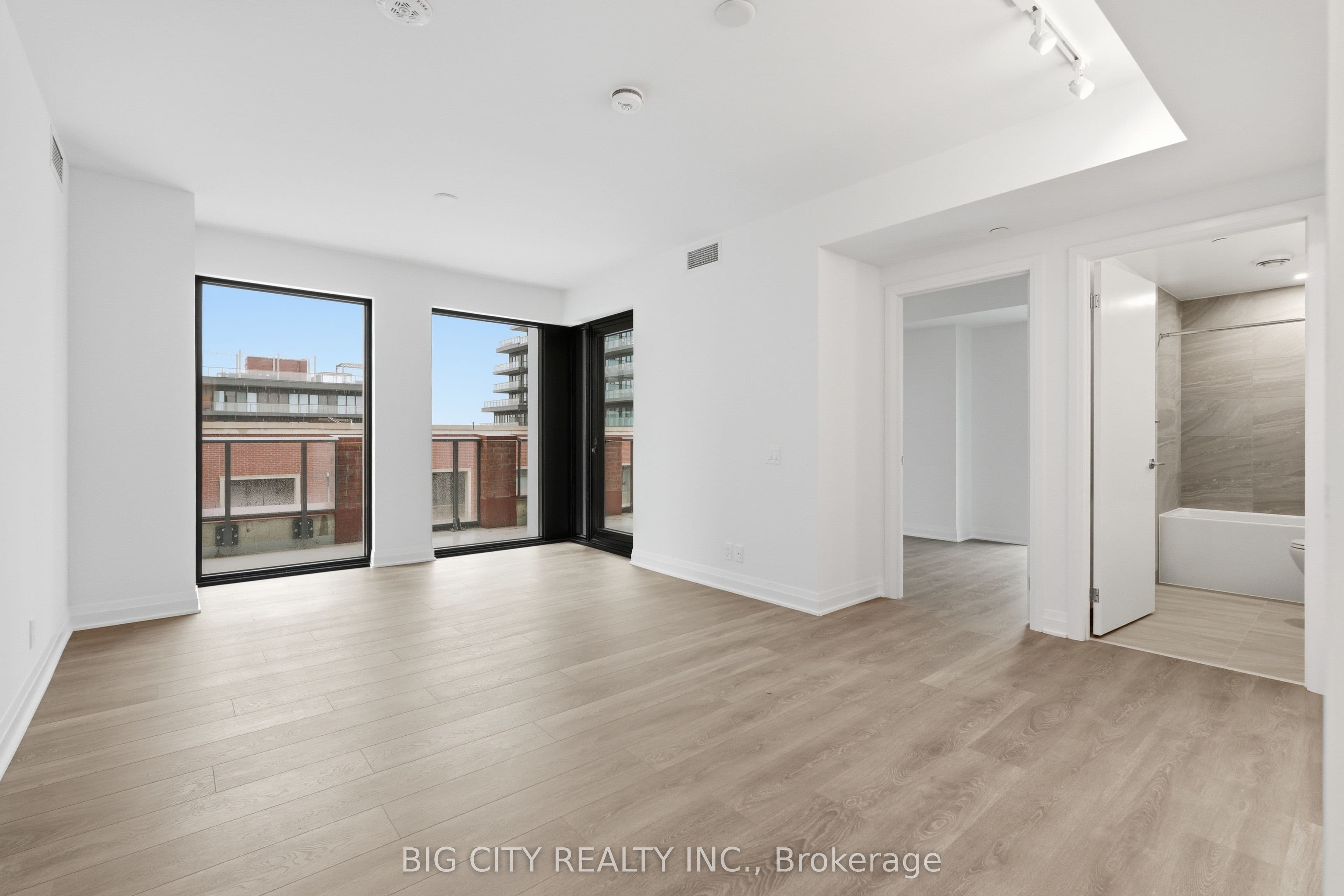 25 Frederick Todd Way 707, Toronto, ON M4G 0C9
