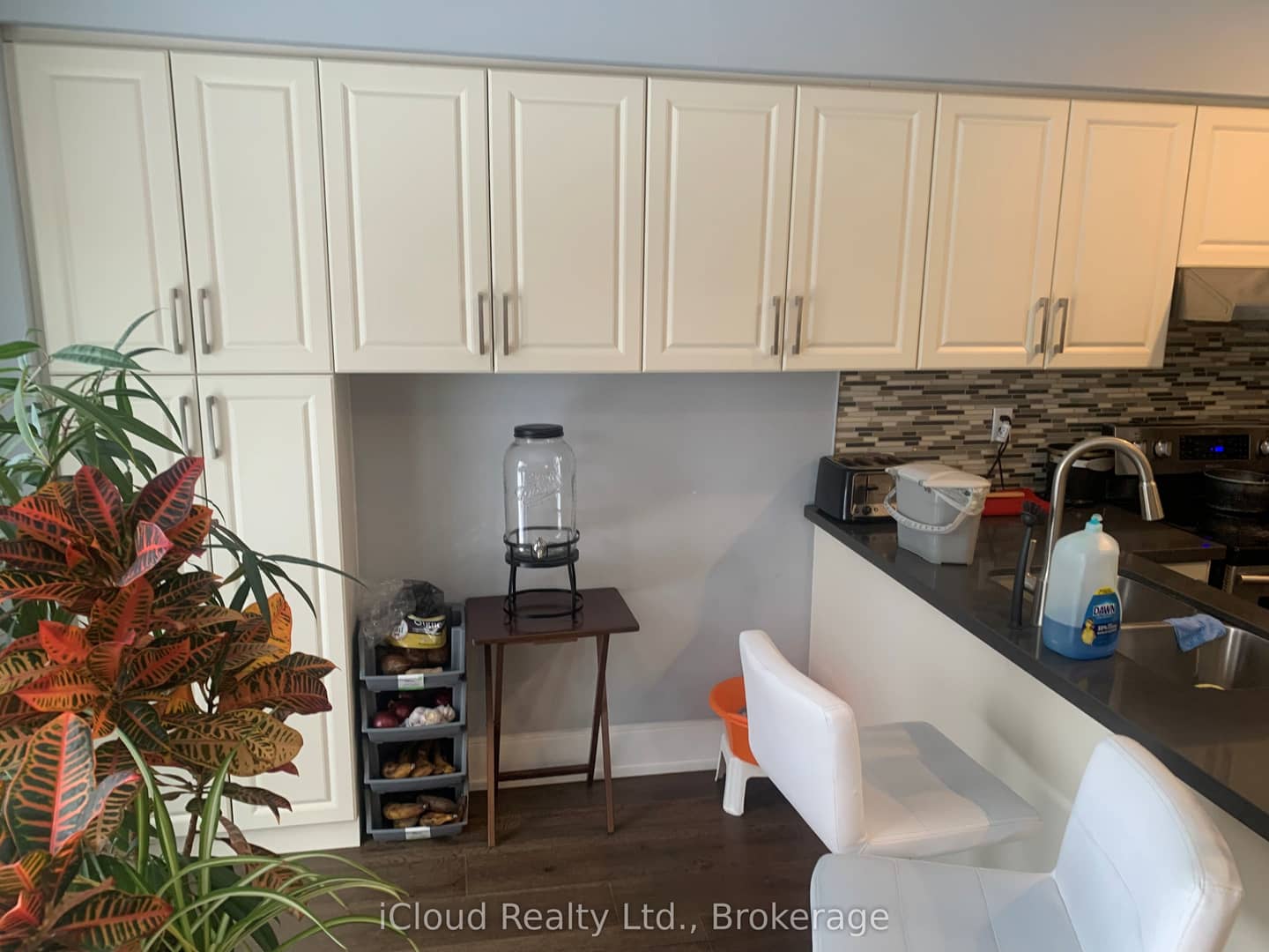 878 Blyleven Boulevard, Mississauga, ON L5V 2J3