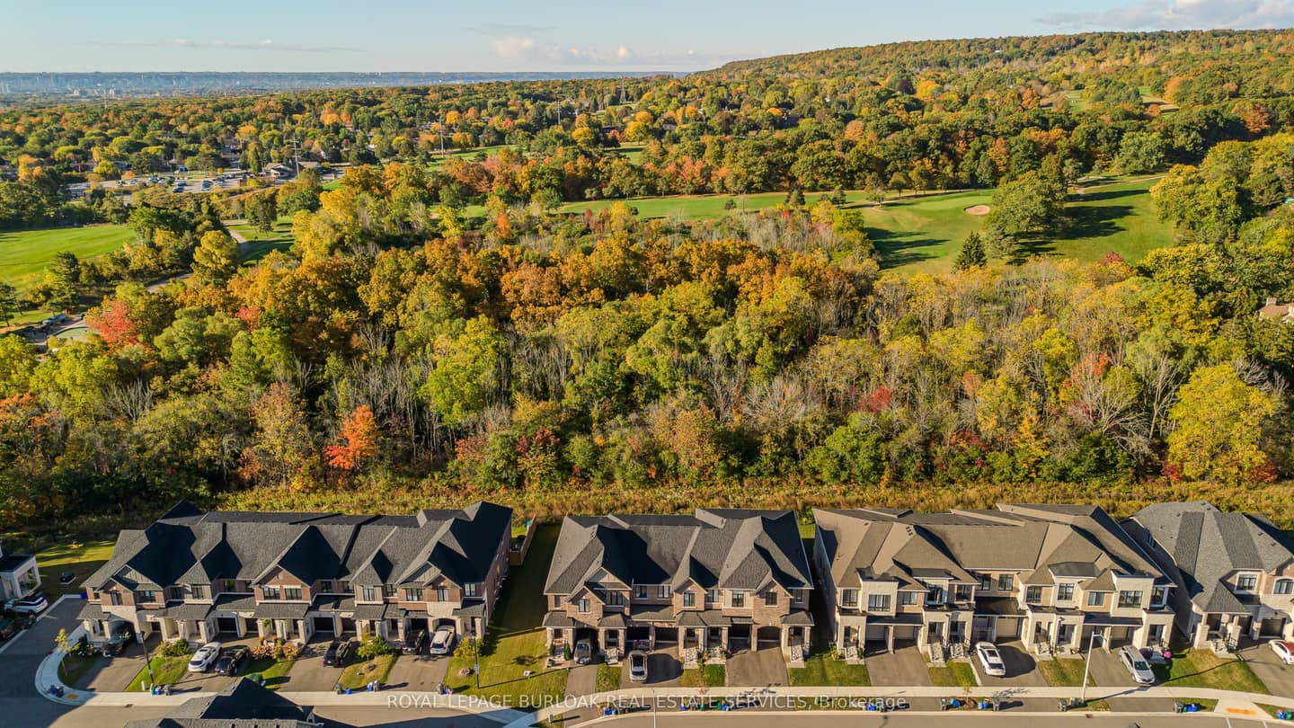 1360 Almonte Drive, Burlington, ON L7P 0V6