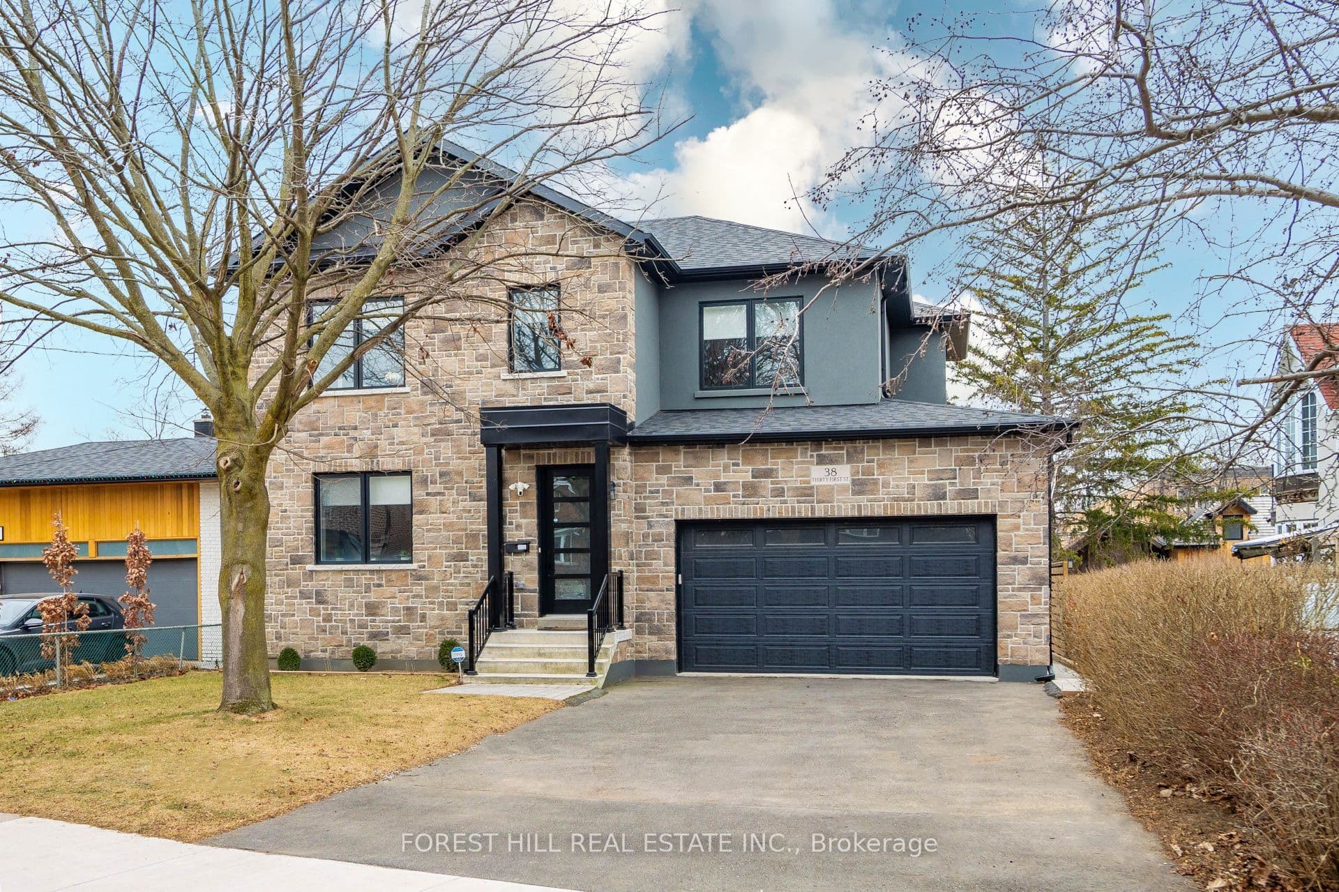38 Thirty First Street, Toronto, ON M8W 3E9
