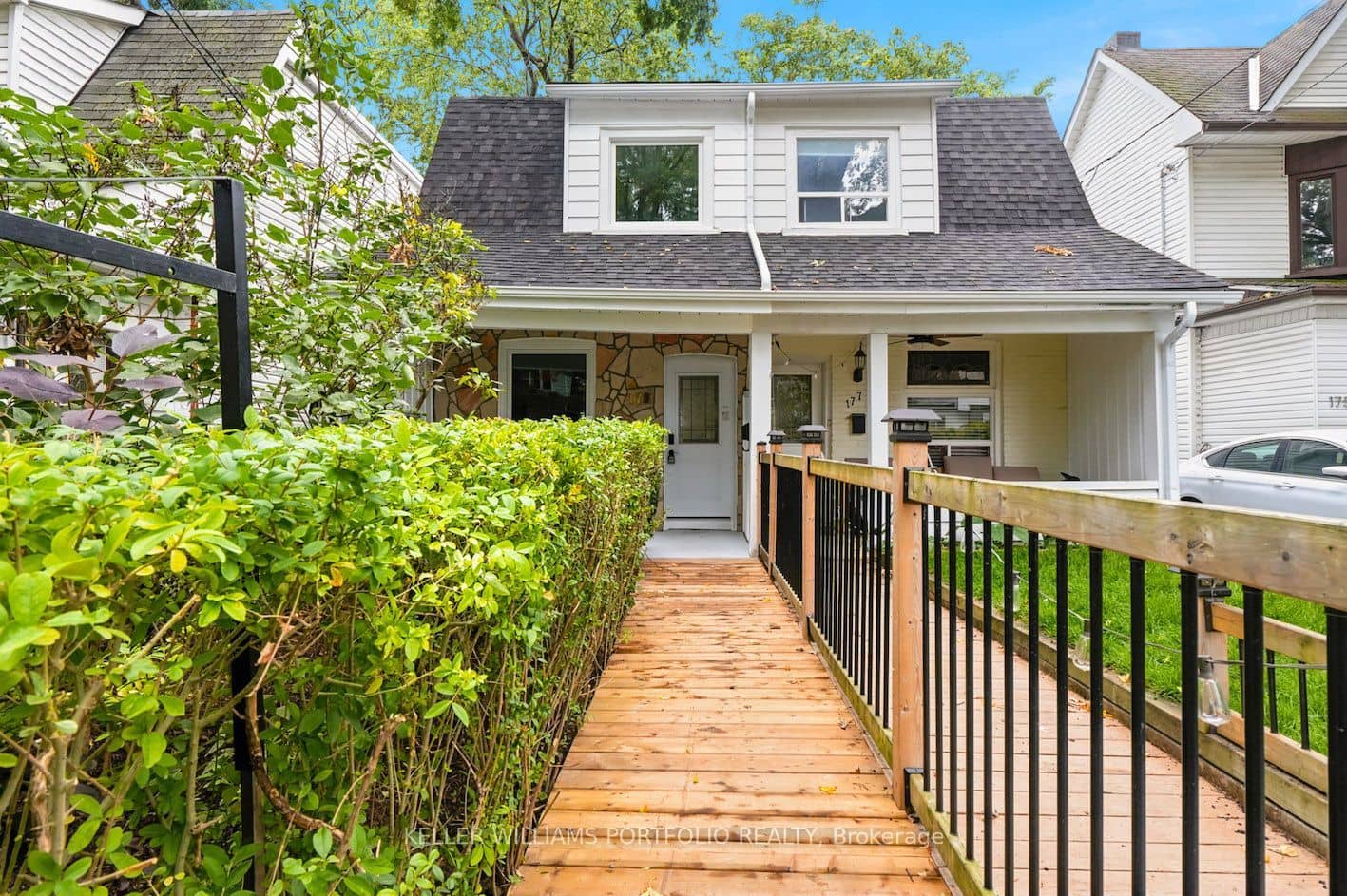 179 Oakcrest Avenue, Toronto, ON M4C 1B8