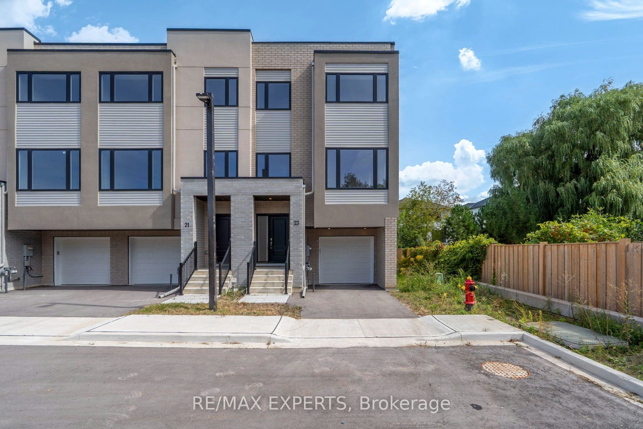 23 Carl Hill Lane, Richmond Hill, ON L4C 7A6