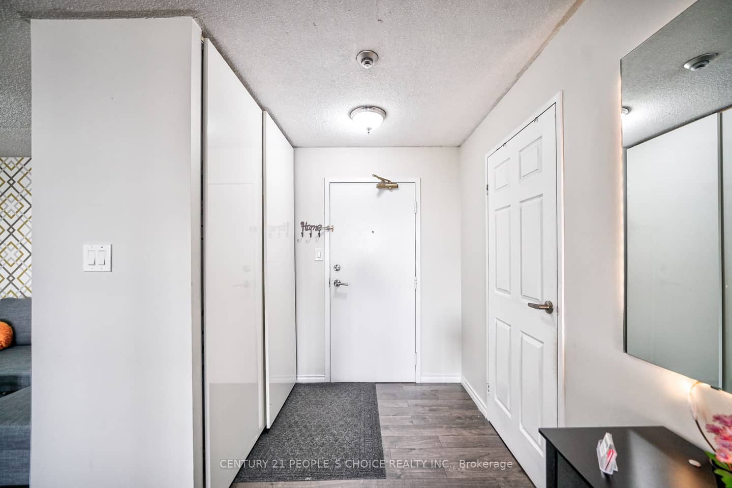 5 Rowntree Road 1710, Toronto, ON M9V 5G9