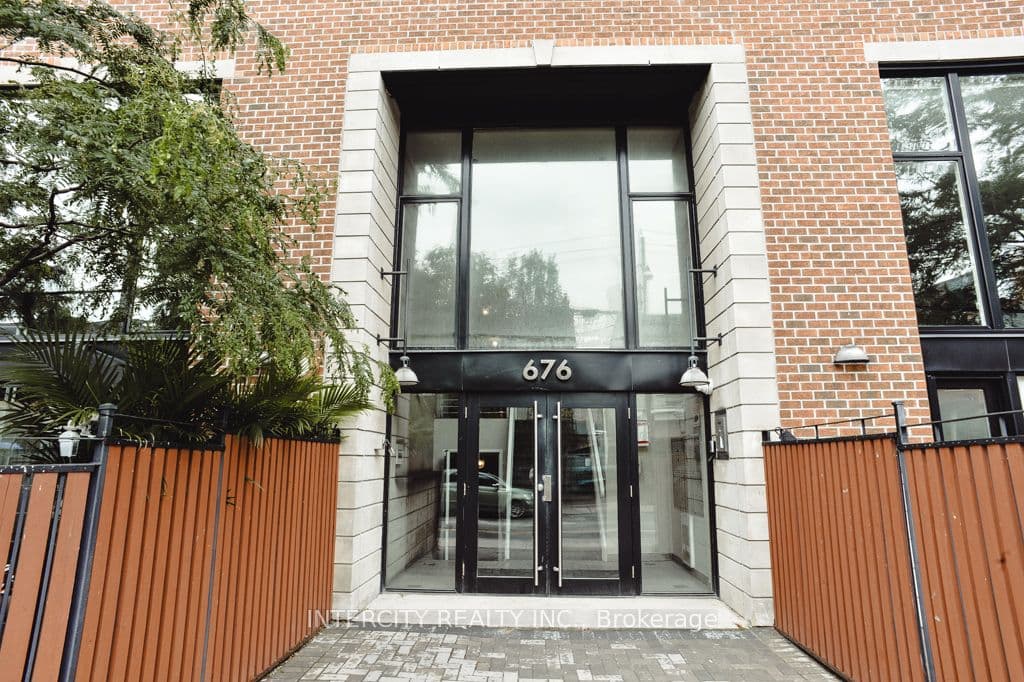 676 Richmond Street W 208, Toronto, ON M6J 1C3