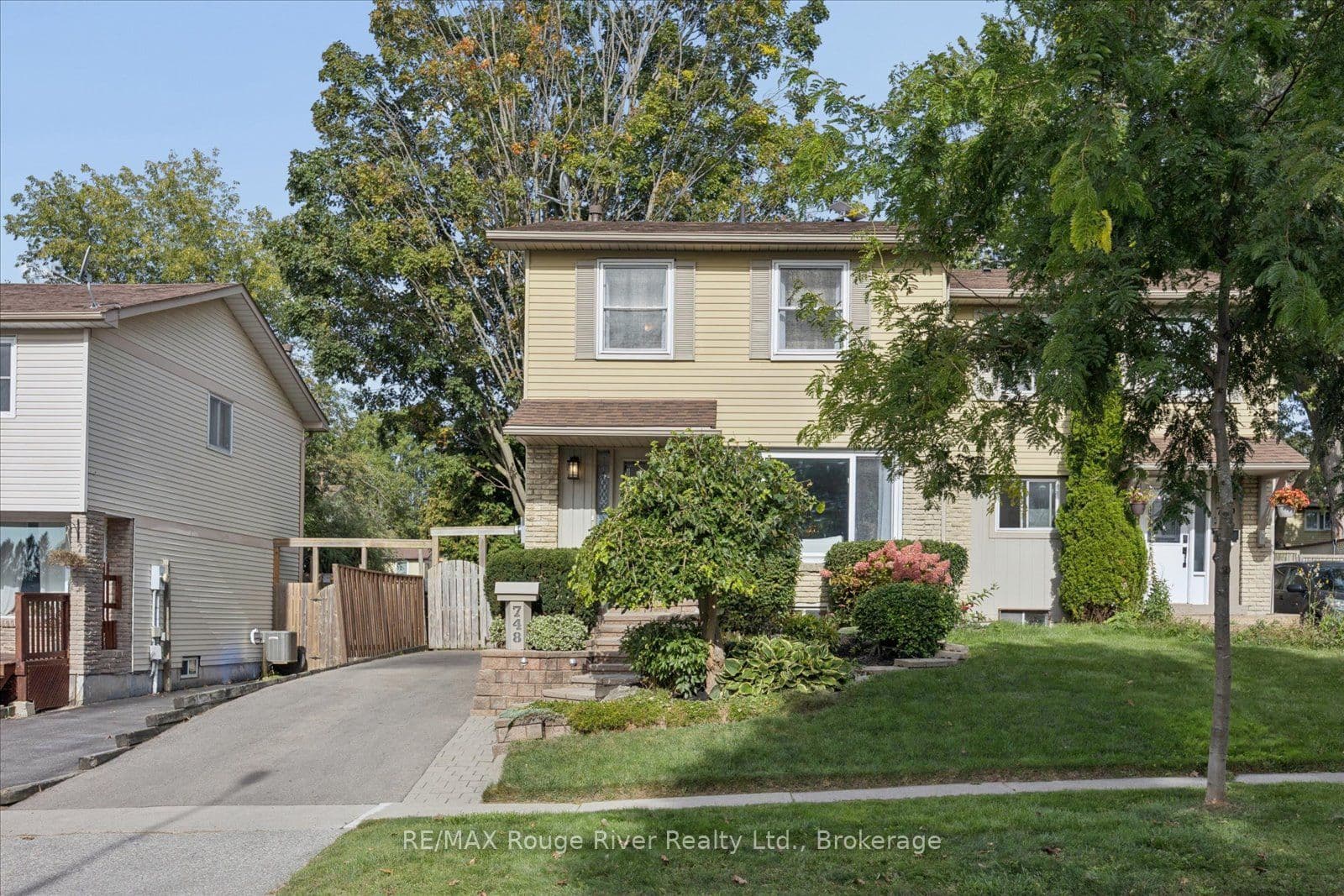 748 Hillcroft Street, Oshawa, ON L1G 7H6