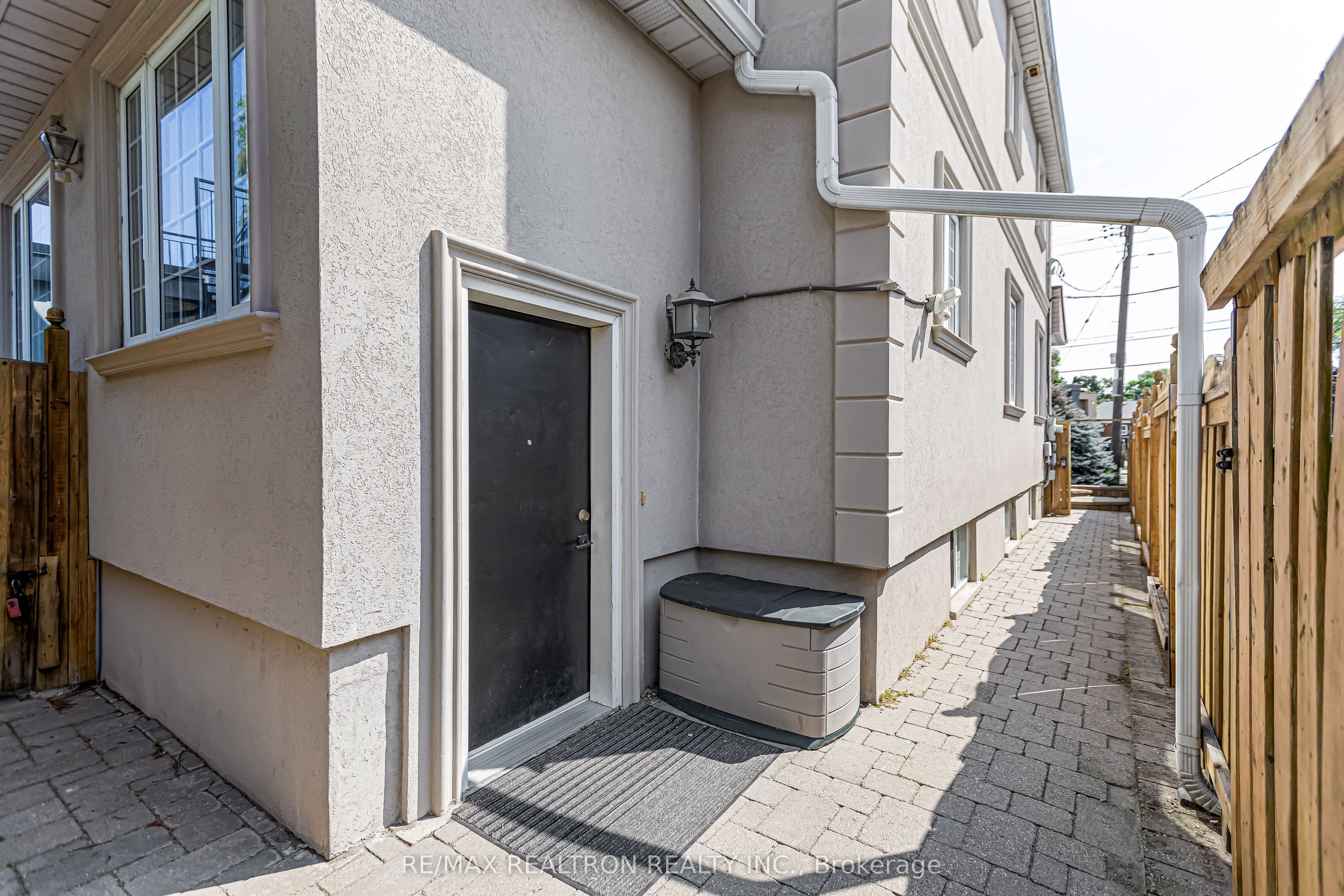 454 Donlands Avenue, Toronto, ON M4J 3S5