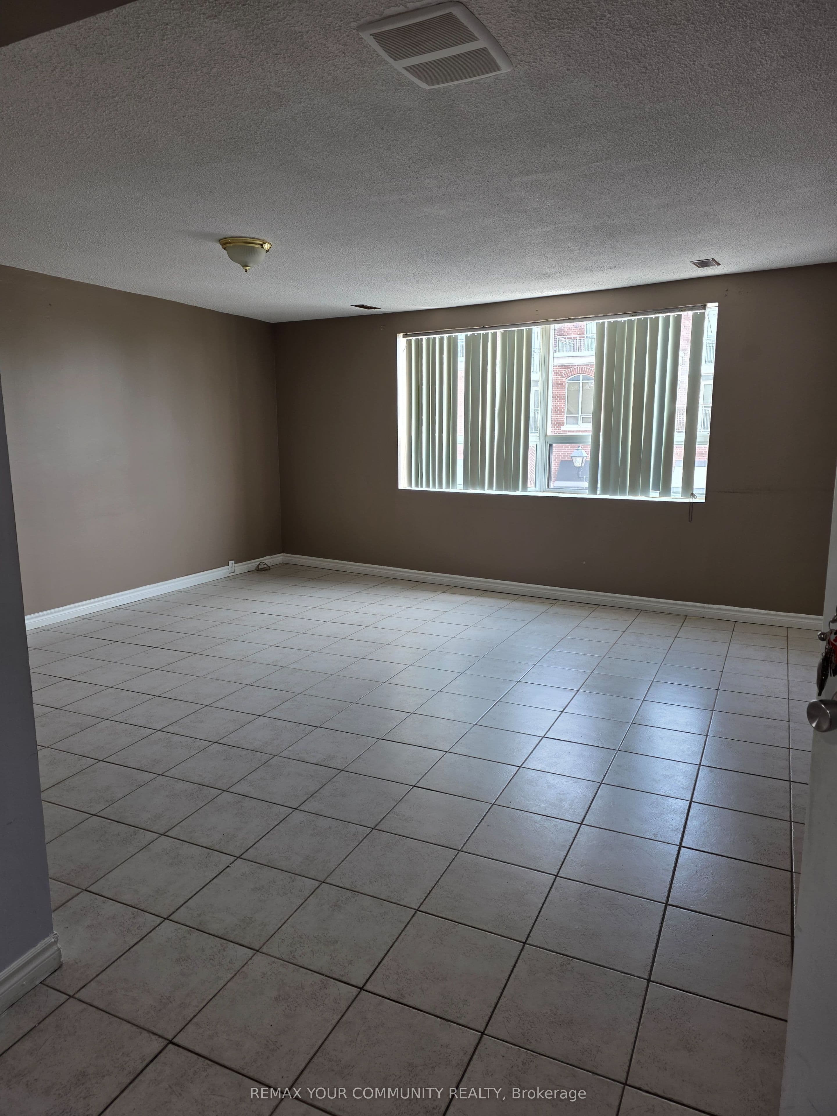 10088 Yonge Street 2, Richmond Hill, ON L4C 1T8