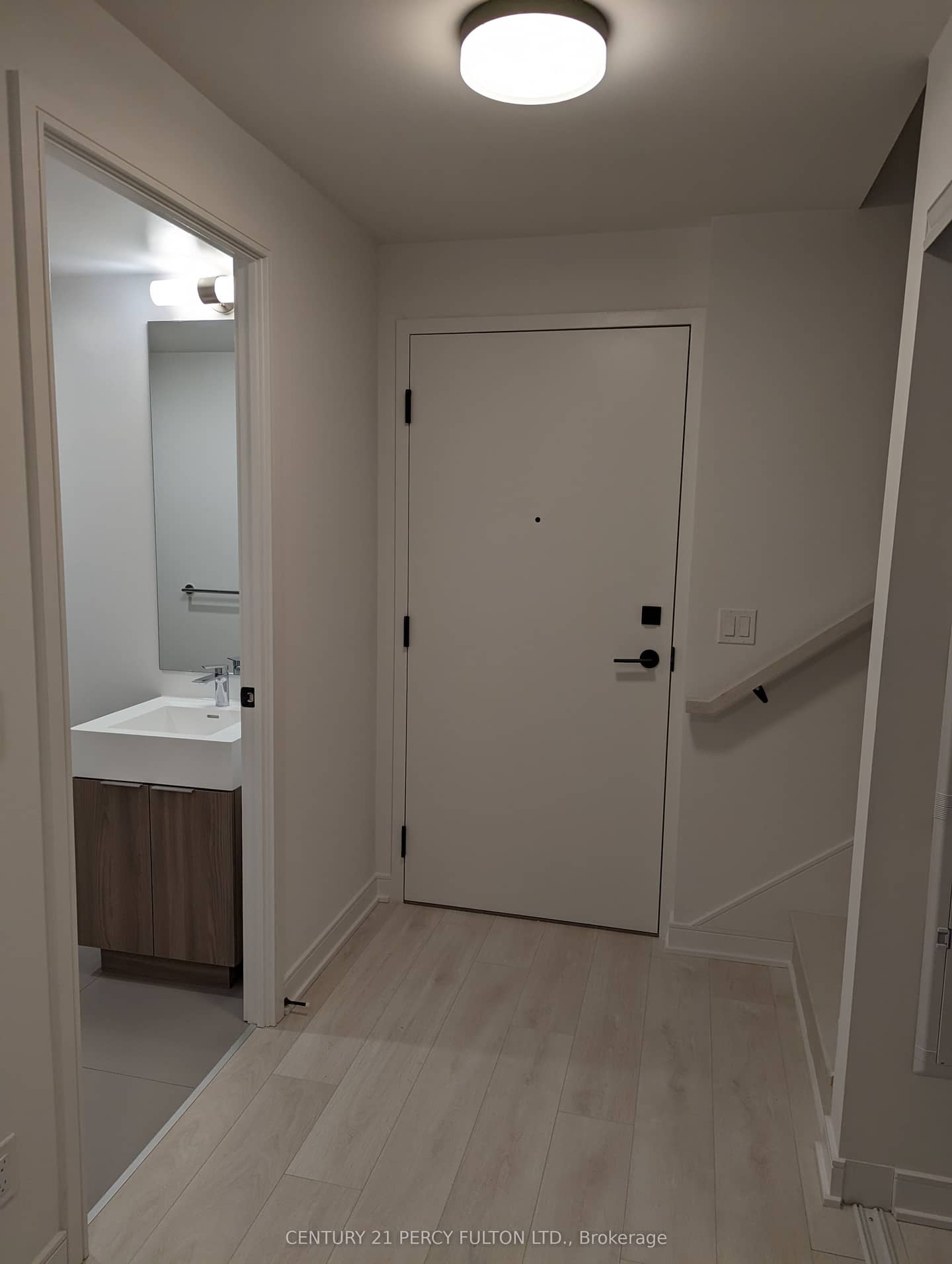 180 Mill Street S104, Toronto, ON M5A 0V7
